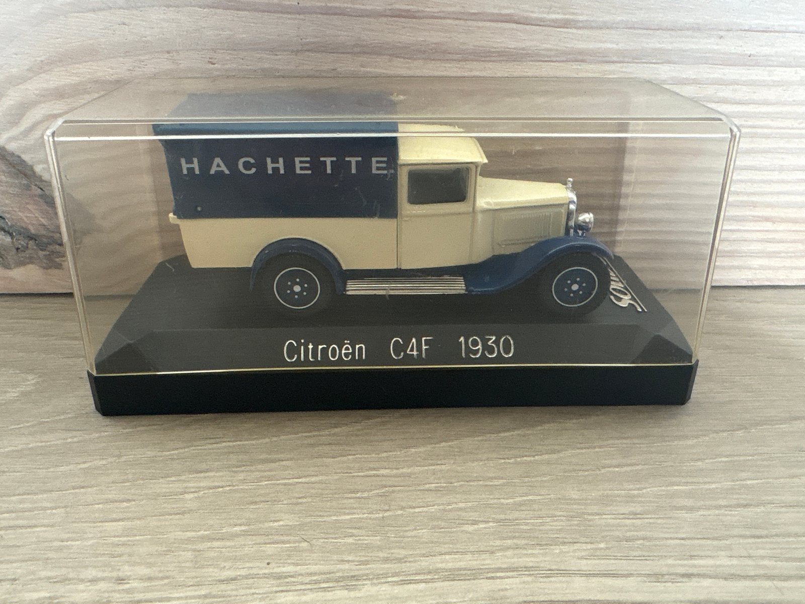 Solido 1/43 Citroën C4F 1930 'Hachette' schaalmodel, Hobby en Vrije tijd, Modelauto's | 1:43, Ophalen of Verzenden, Zo goed als nieuw