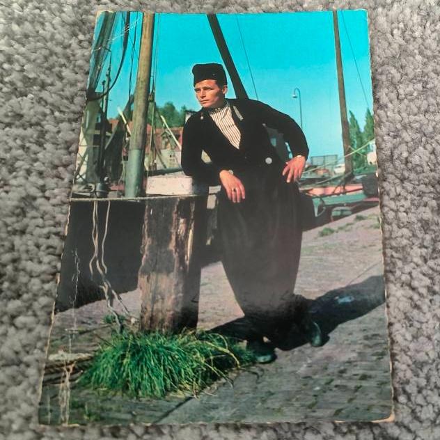 Kaart Volendam klederdracht (25), Ophalen of Verzenden, 1980 tot heden, Ongelopen, Klederdracht