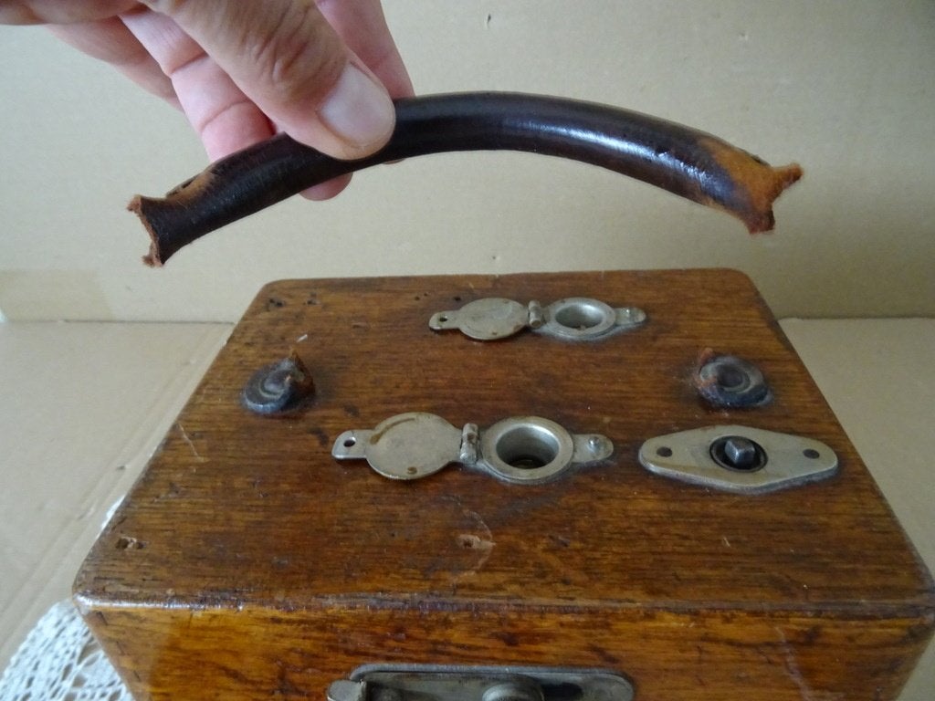 Curiosa antieke of vintage houten duivenklok met ringen, Ophalen of Verzenden