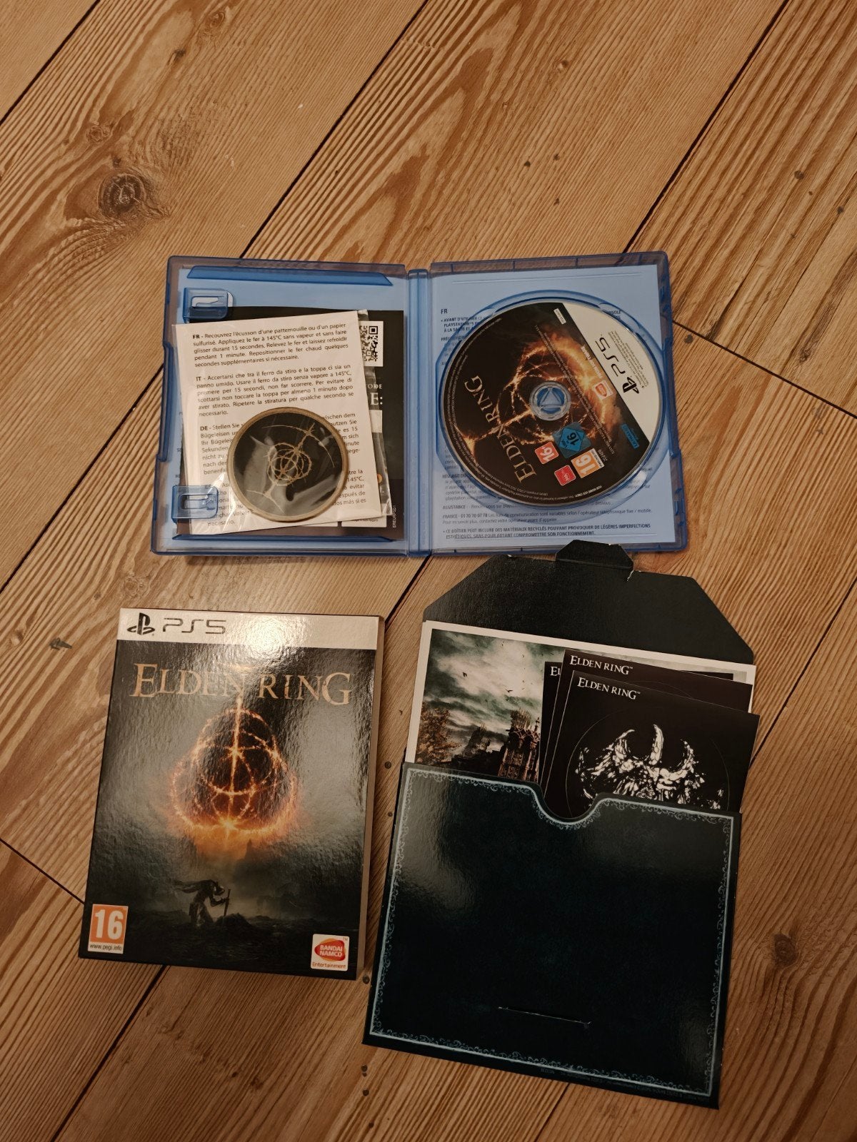 Elden Ring limited edition (kaart en diverse andere spullen), Spelcomputers en Games, Ophalen, Online, Vanaf 18 jaar, 1 speler