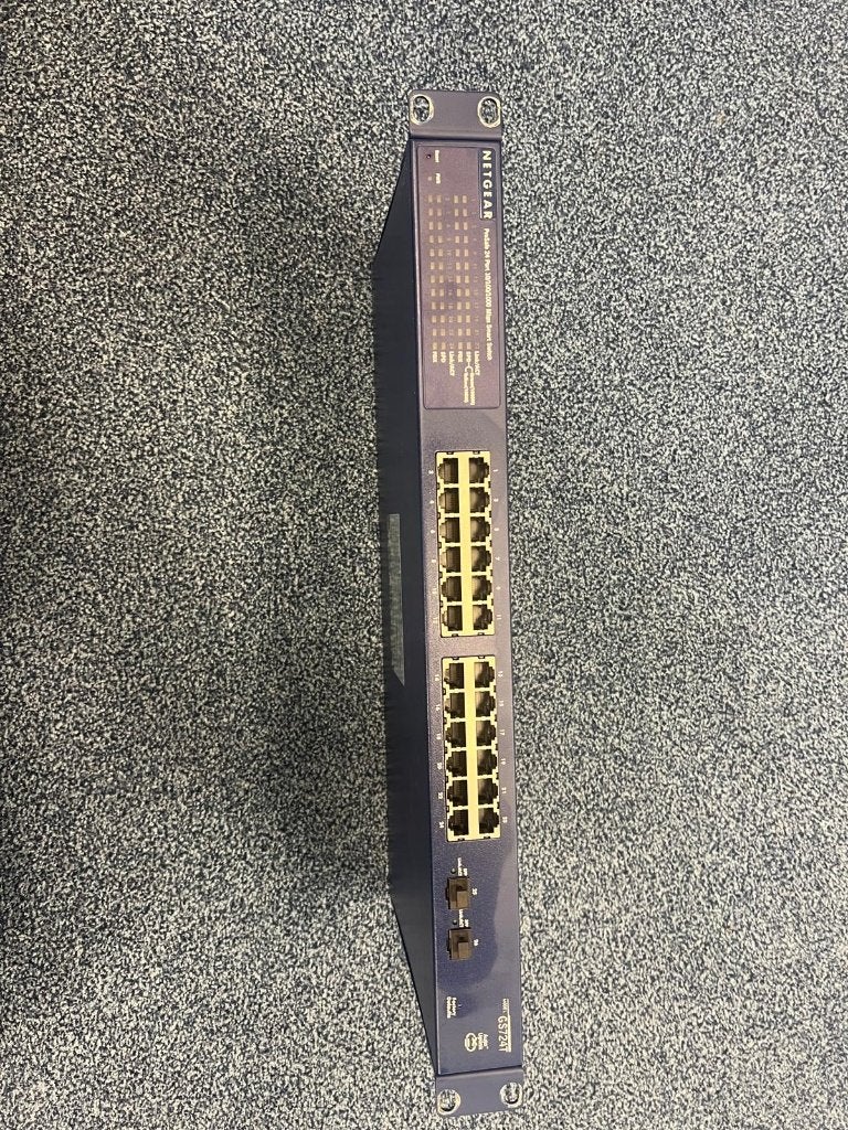 NETGEAR ProSafe 24-poorts Smart Switch – Gigabit, Computers en Software, Ophalen of Verzenden, Gebruikt