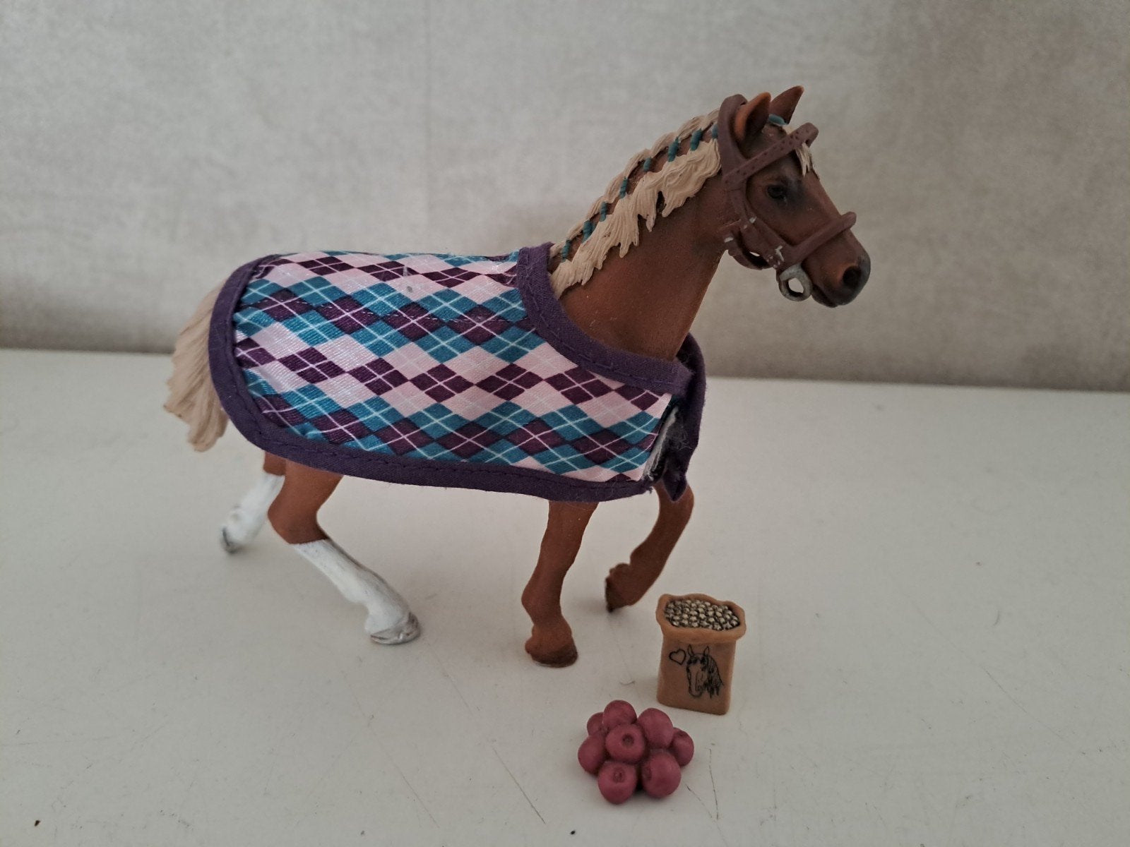 schleich paard met extra - blauw - (M), Ophalen of Verzenden, Zo goed als nieuw, Paard, Beeldje of Figuurtje