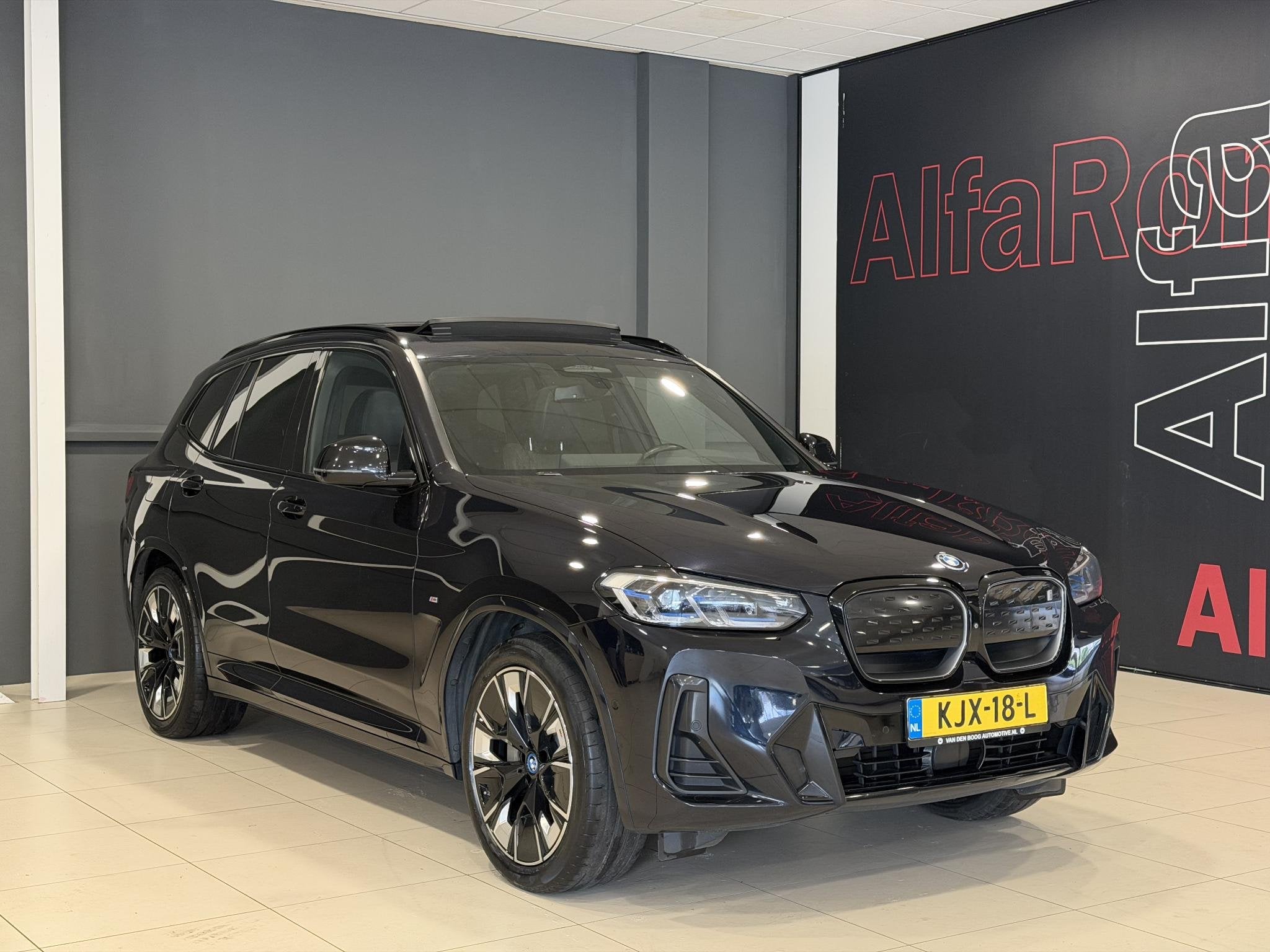 Foto 25 van BMW iX3 Executive 80 kWh | SOH 100% | Panorama dak | 20inch