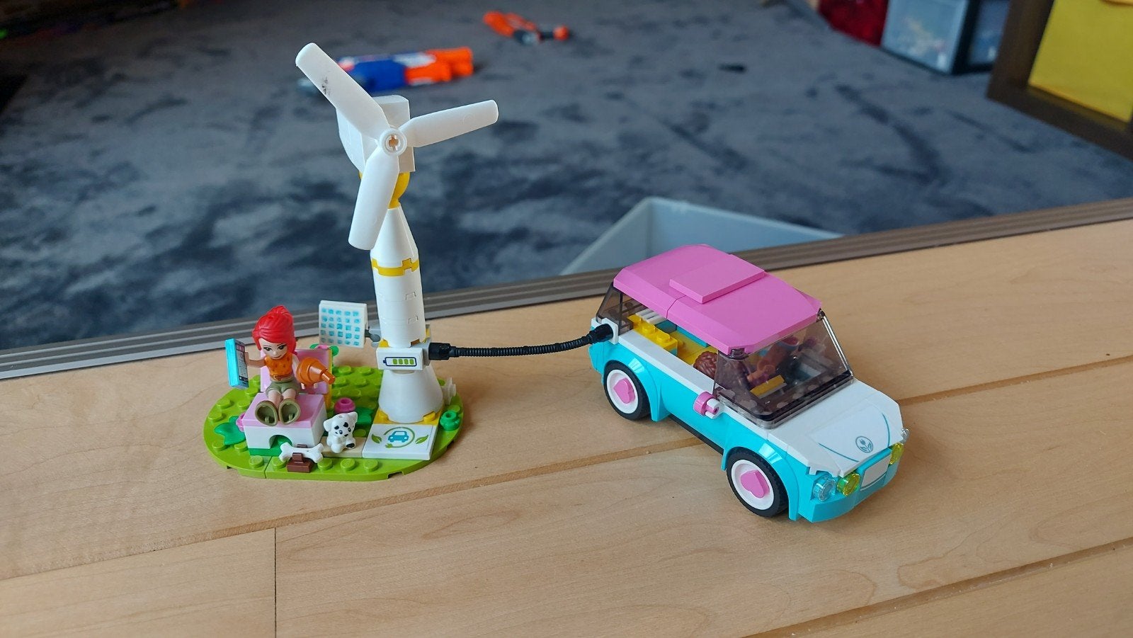 LEGO Friends 41443: Olivia's Elektrische Auto, Ophalen, Zo goed als nieuw