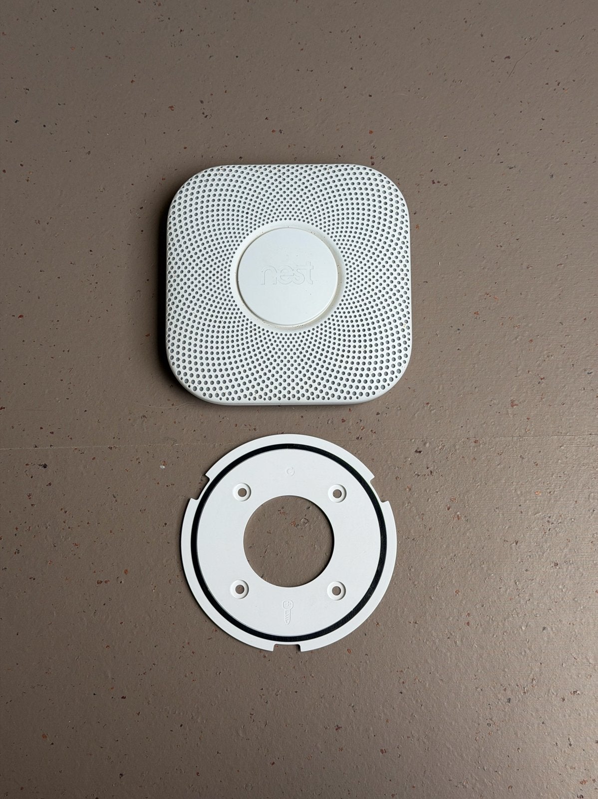 Nest Protect v2 Rook- en Koolmonoxidemelder (2027), Ophalen of Verzenden, Zo goed als nieuw, Detector, Sensor of Melder, Rook
