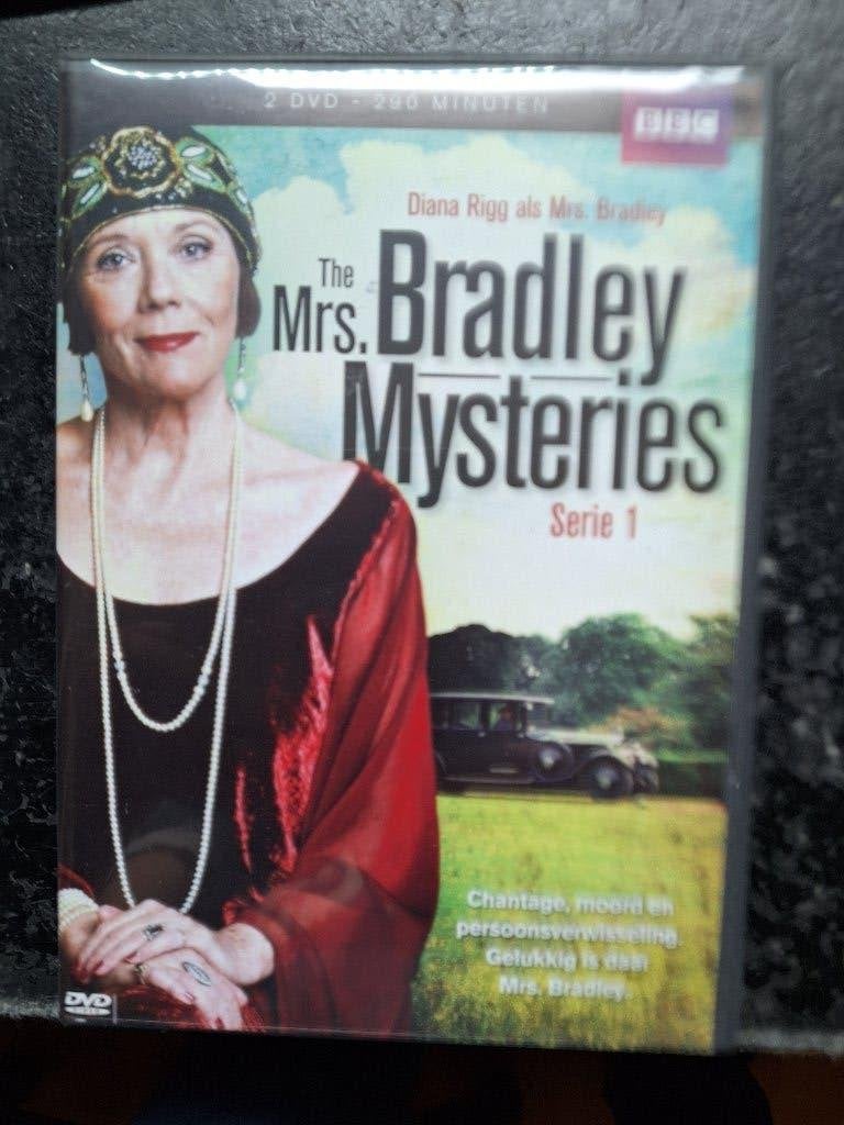 mrs.bradley mysteries 1, Vanaf 9 jaar, Ophalen of Verzenden, Zo goed als nieuw, Drama