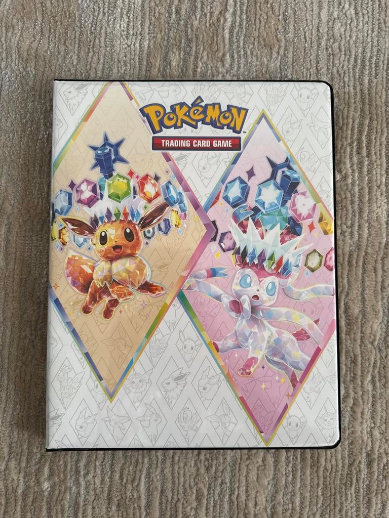 Pokémon kaarten map met diverse V en VMAX kaarten, Ophalen of Verzenden, Zo goed als nieuw, Meerdere kaarten, Foil