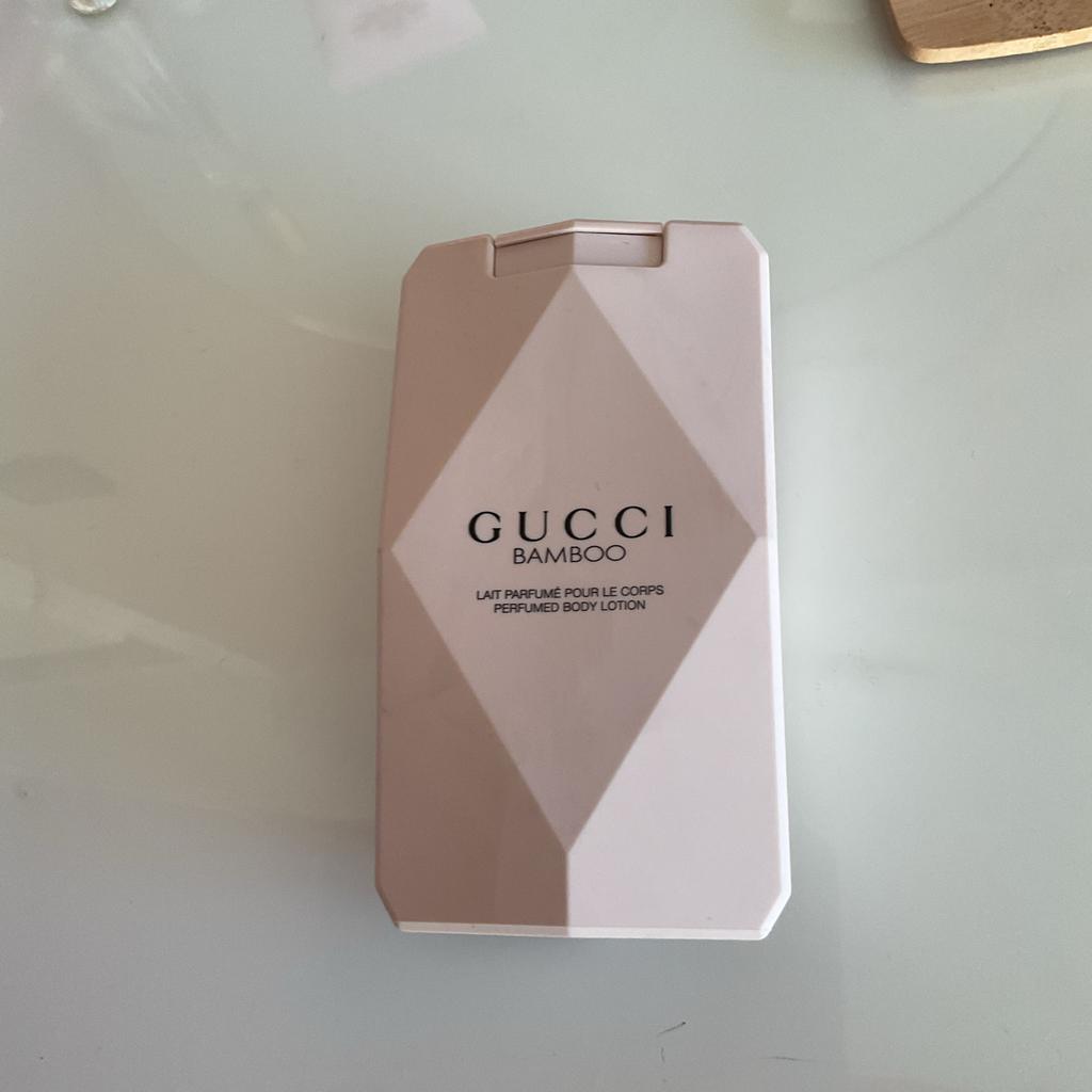 Gucci Bamboo Geparfumeerde Bodylotion met 4 mini’s erbij, Ophalen of Verzenden, Nieuw, Bodylotion, Crème of Olie
