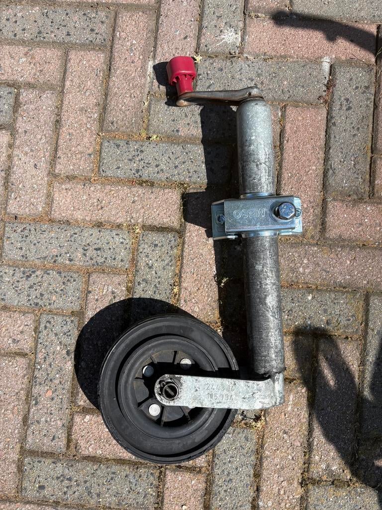 Neuswiel met klem voor aanhanger, Auto diversen, Aanhangwagen-onderdelen, Ophalen of Verzenden, Zo goed als nieuw
