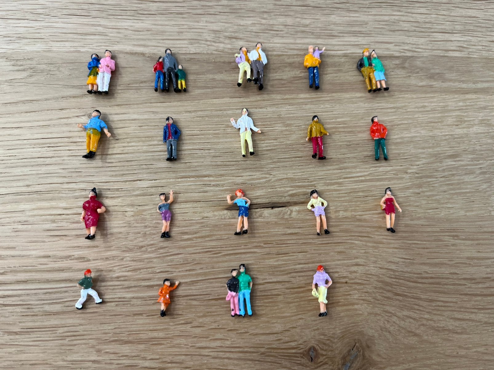 H0 Staande Figuren / Poppetjes Set 2 ( 1:87 ), Hobby en Vrije tijd, Modeltreinen | H0, Overige merken, Gelijkstroom of Wisselstroom