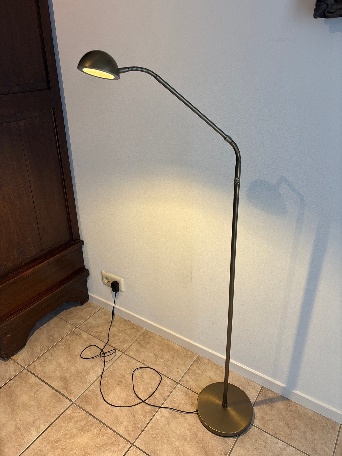 Mooie LED leestafel lamp - 135 cm hoog, Ophalen, Gebruikt, Metaal, 100 tot 150 cm