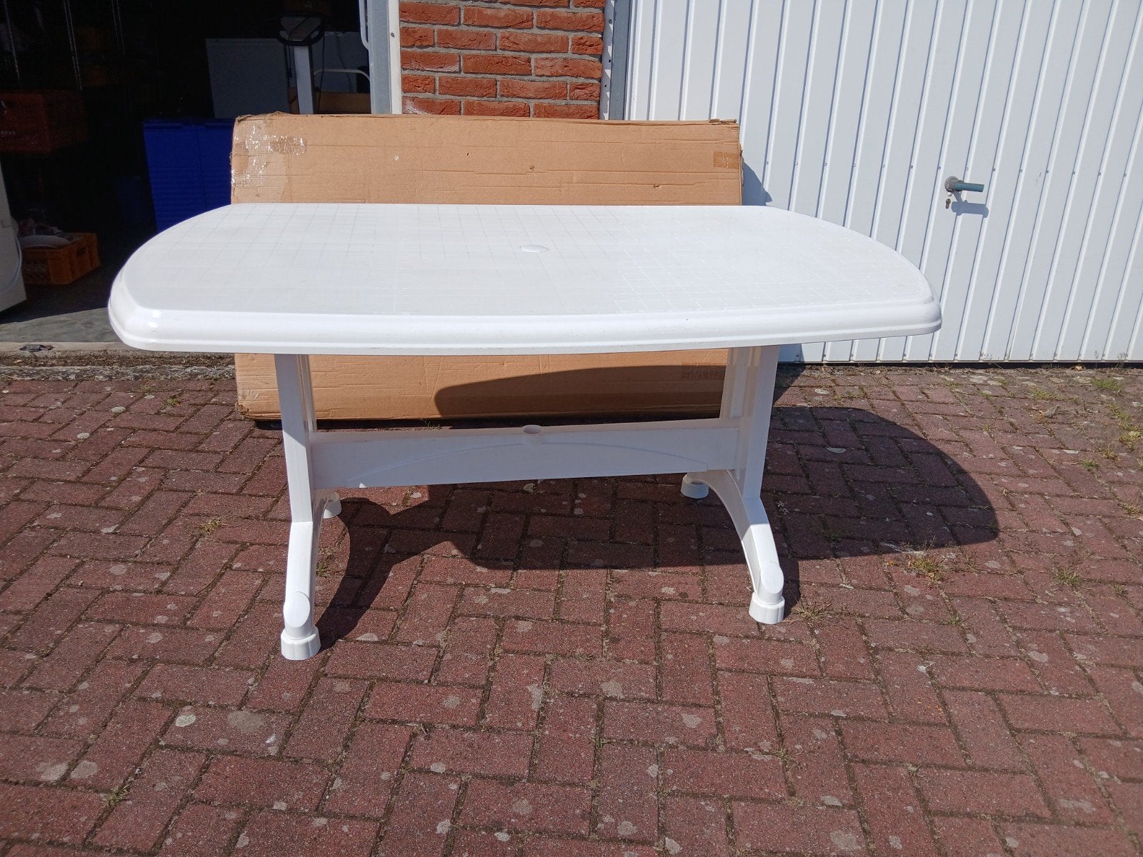 Stabiele witte tuintafel 150x90 cm., Ophalen, Gebruikt, Rechthoekig, Kunststof