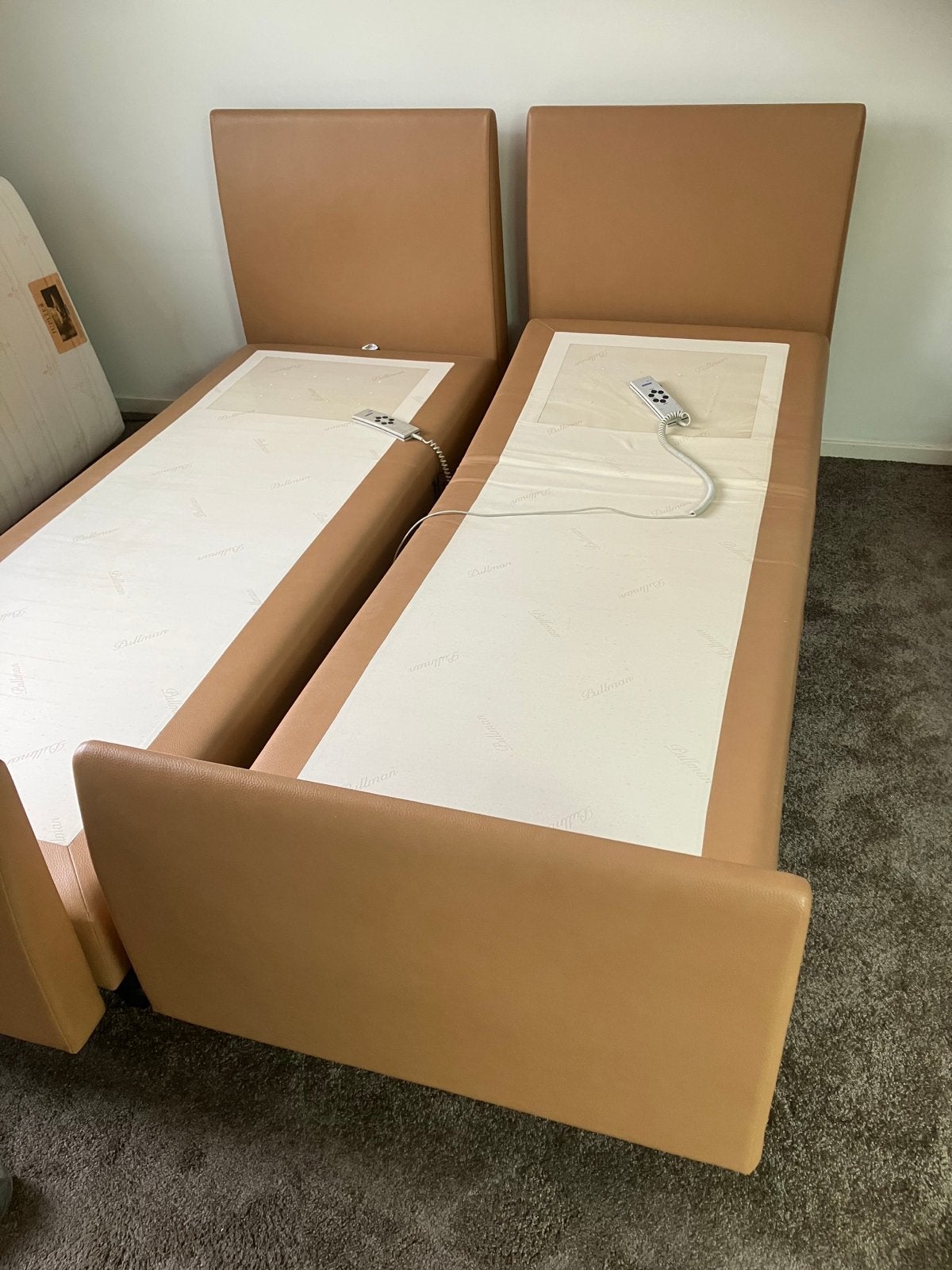 Pullman boxsprings - Elektrisch verstelbaar - 2x 80x200 cm, Ophalen, Gebruikt, Bruin, Tweepersoons