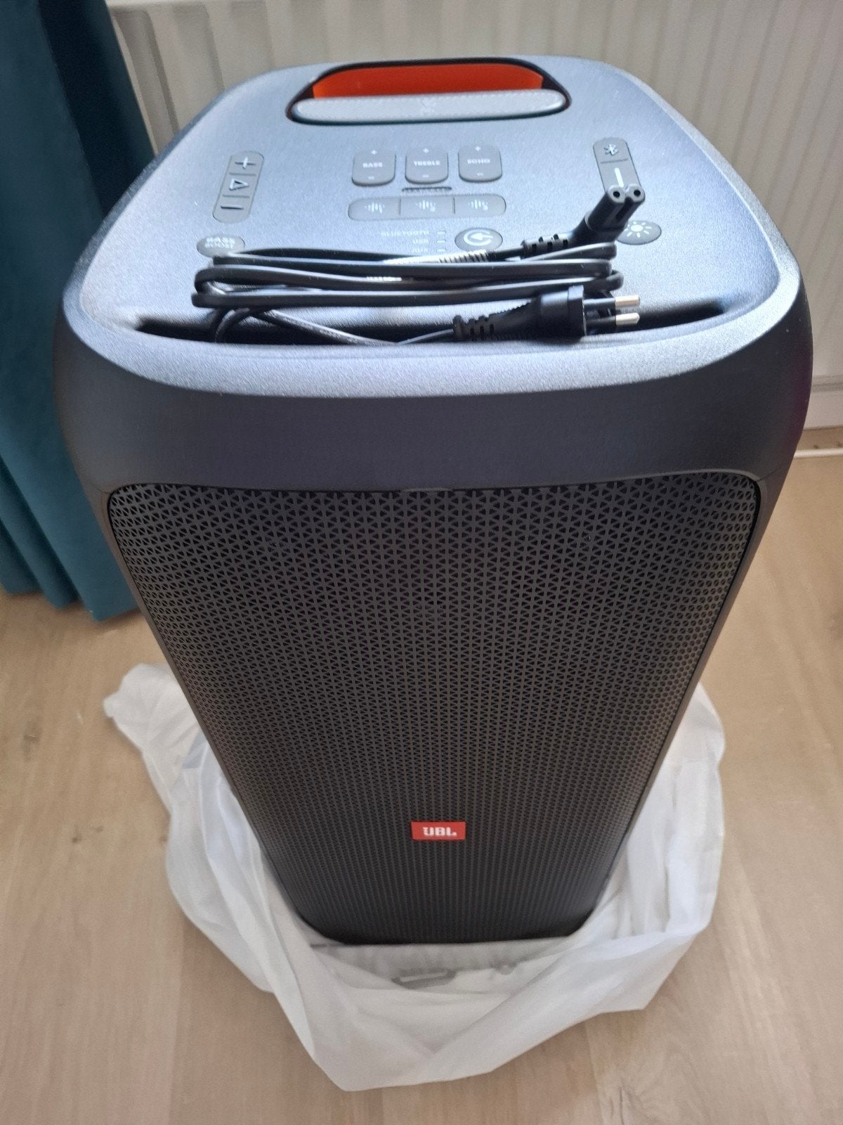 Jbl 310 box te huur incl verlichting, Ophalen, Zo goed als nieuw, Center speaker, JBL