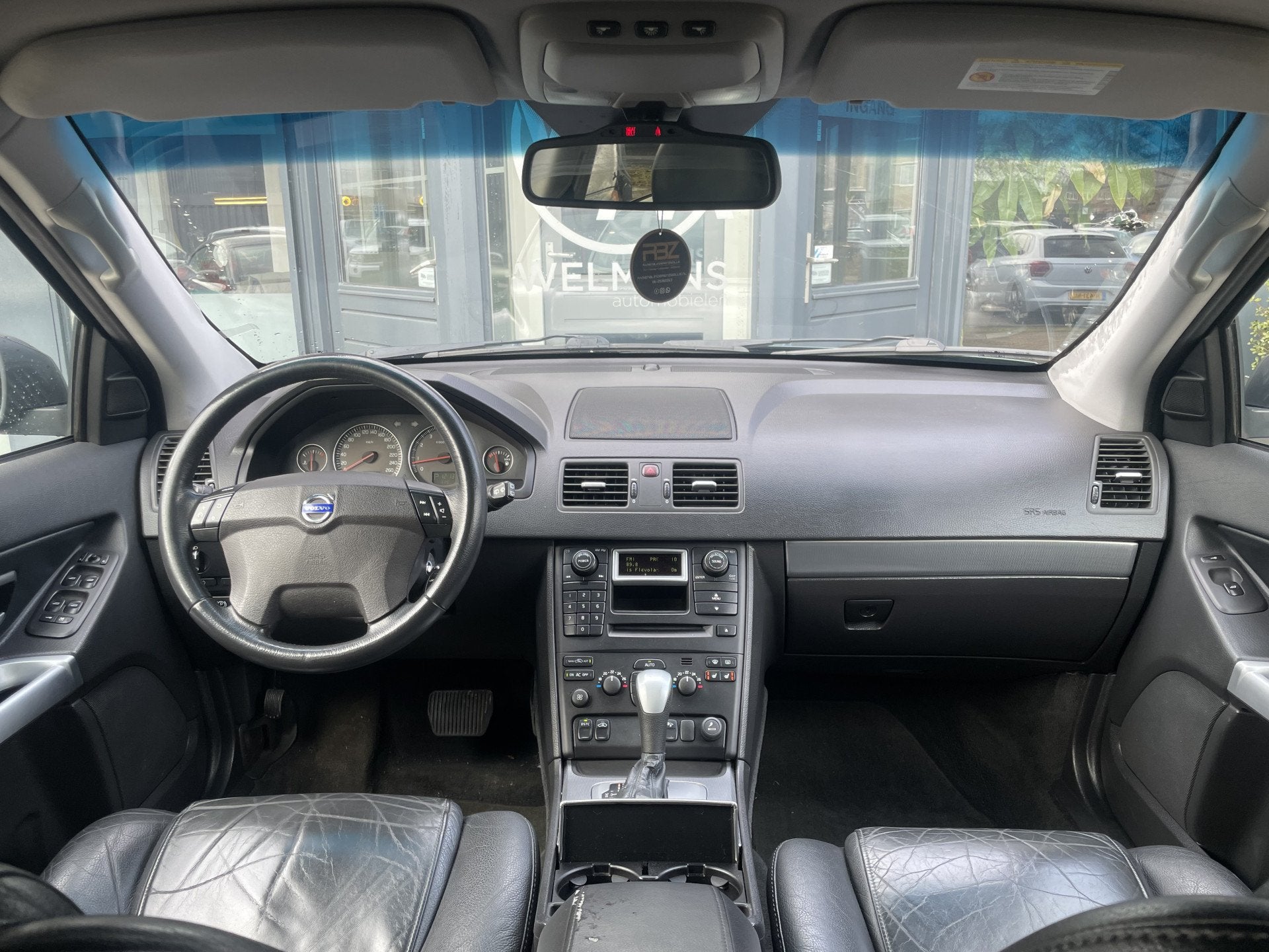 Volvo XC90 2.5 T Elite 7p Youngtimer | Leder | Xenon | 18 in, Automatische klimaatregeling, Gebruikt, Zwart, 7 stoelen
