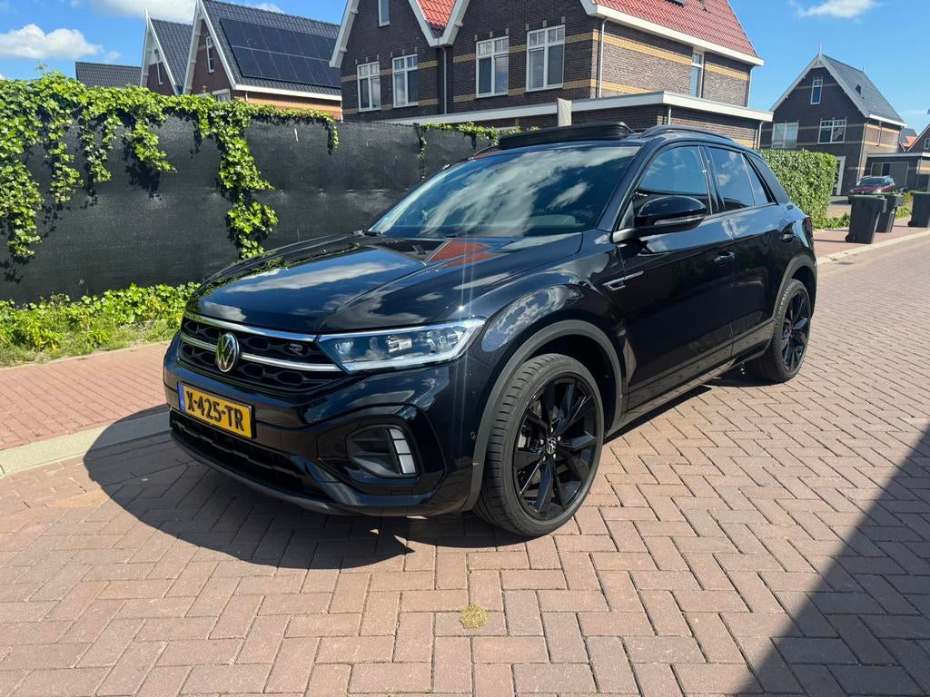 Volkswagen t roc 1.5 3x R-line pano keyless camera black, Auto's, Volkswagen, Bedrijf, T-Roc, Achteruitrijcamera, Adaptieve lichten