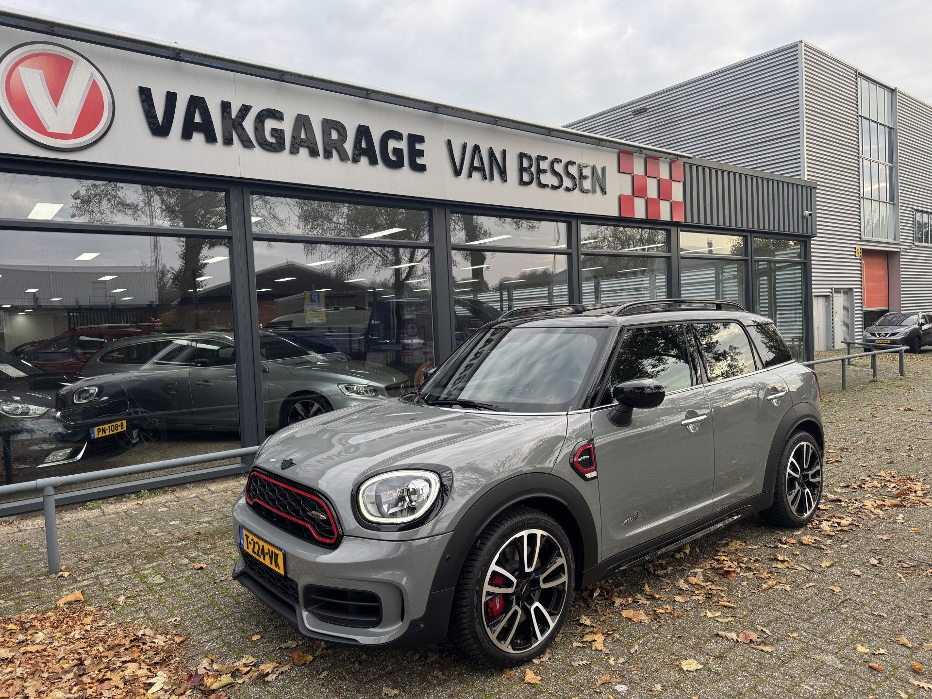 MINI Countryman 2.0 John Cooper Works ALL4 White Silver Edit, Auto's, Automaat, Gebruikt, Euro 6, Alcantara