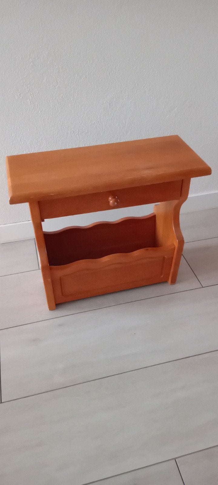 blank eiken bijzettafel met lectuurbak en lade, Ophalen, Gebruikt, Klassiek, Met lade