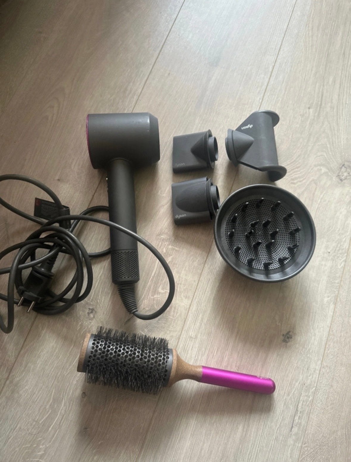 Dyson Supersonic Föhn met Opzetstukken en Borstel, Ophalen of Verzenden, Gebruikt, Haarverzorging