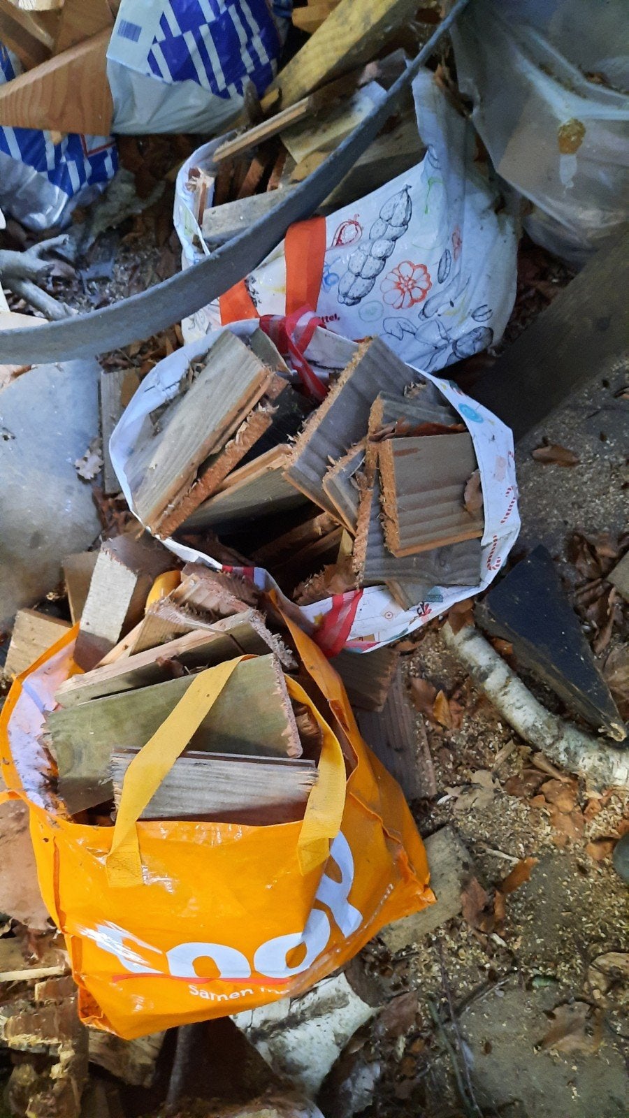 Hout in ruil voor 6- pack bier