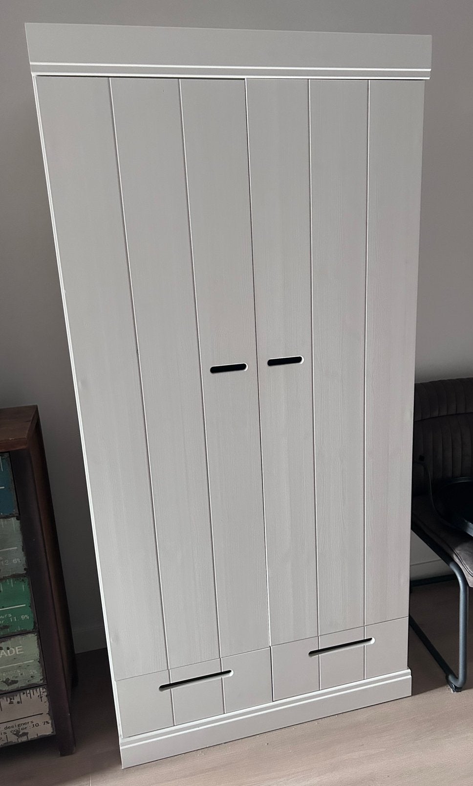 Woood kledingkast, Huis en Inrichting, Ophalen, 50 tot 100 cm, Zo goed als nieuw, Met lade(s)
