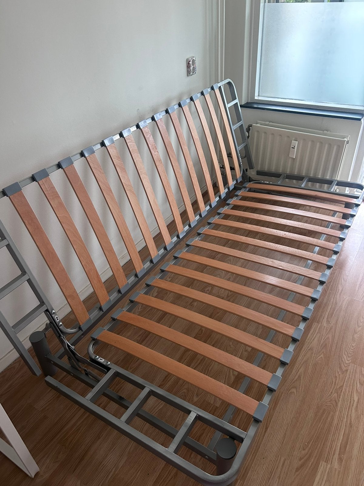 Opklapbaar logeerbed / uitschuifbaar bedframe, Ophalen, Zo goed als nieuw, Twijfelaar, 90 cm