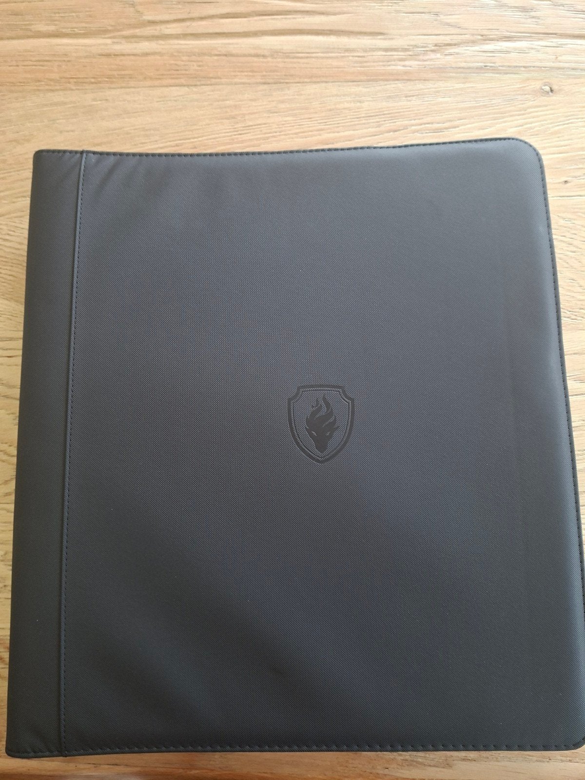 Trading Card Binder - Zwart met rits 20 pocket, Hobby en Vrije tijd, Verzamelkaartspellen | Magic the Gathering, Ophalen of Verzenden