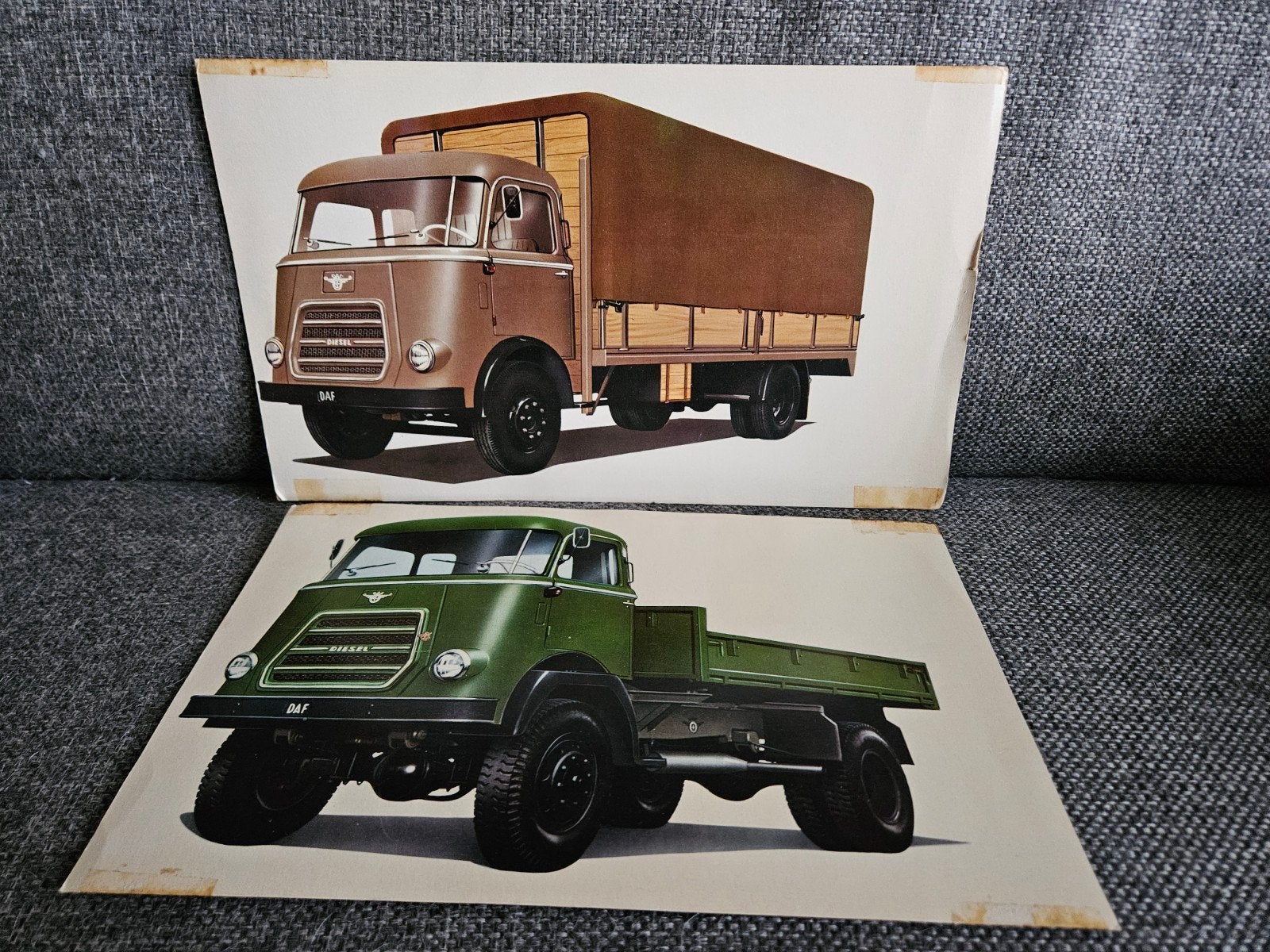 2 Originele DAF Diesel Vrachtwagen kaarten - Jaren '50, Verzenden, Gebruikt, Auto's