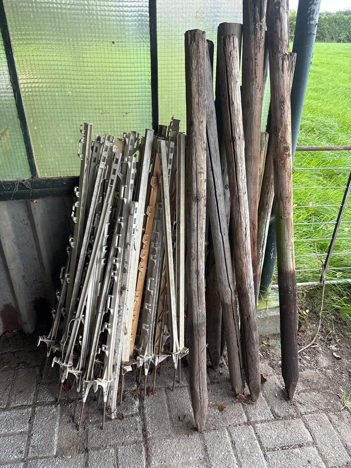 Gebruikte houten en kunststof hekwerkpalen, Ophalen, Gebruikt, Hout, Overige typen