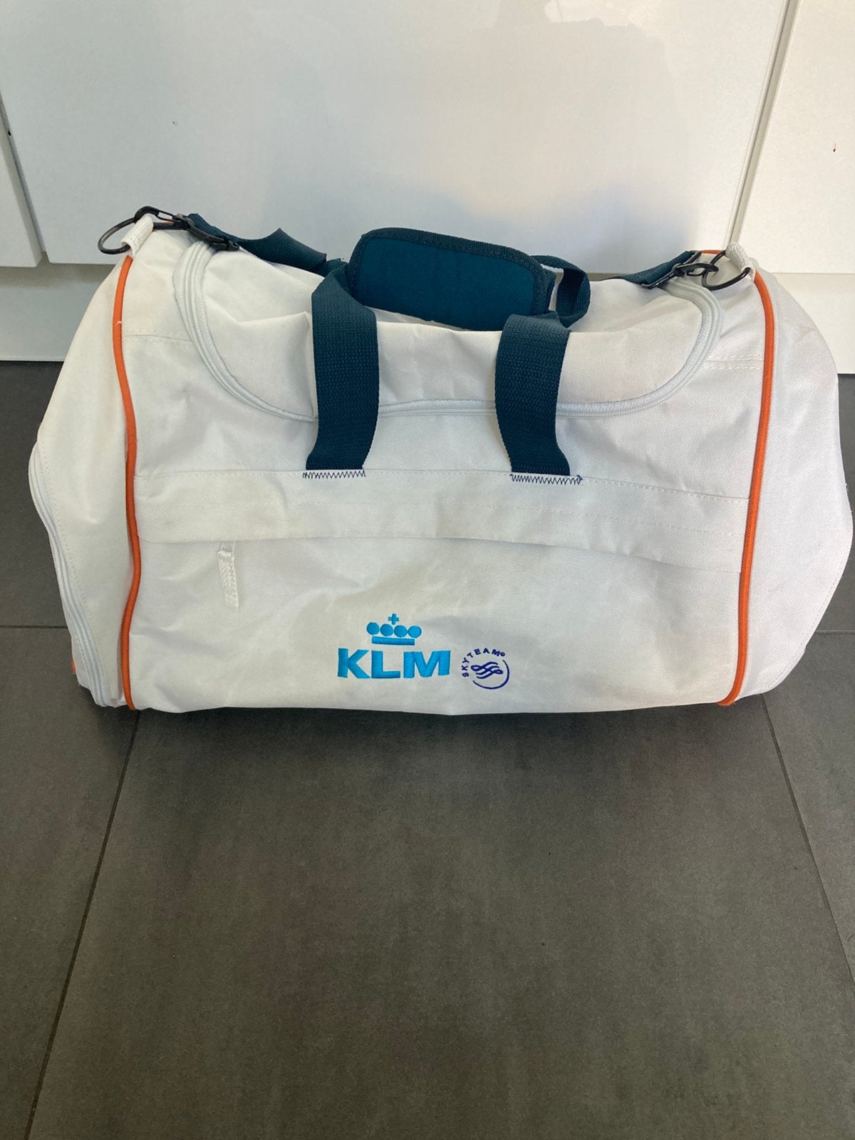 KLM SKYTEAM SPORT-/WEEKENDTAS MET DRAAGBAND, Ophalen of Verzenden, Gebruikt