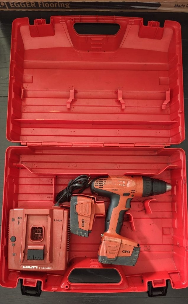 Hilti SF 144-A accuboormachine set  met 2 accu’s, Ophalen, Gebruikt, 400 tot 600 watt, Boor- en/of Breekhamer