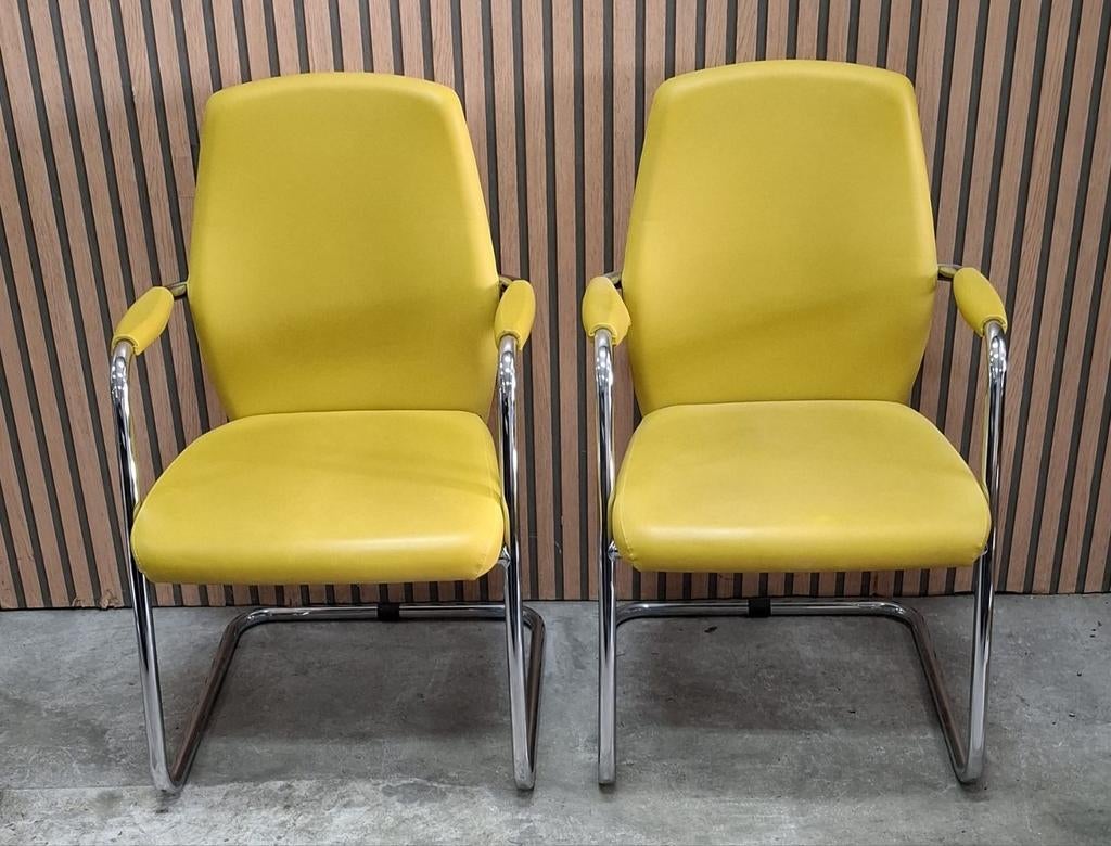 Nog 2 x Sitland design stoelen kantoor vergaderstoelen geel, Ophalen of Verzenden, Zo goed als nieuw, Vijf, Zes of meer stoelen