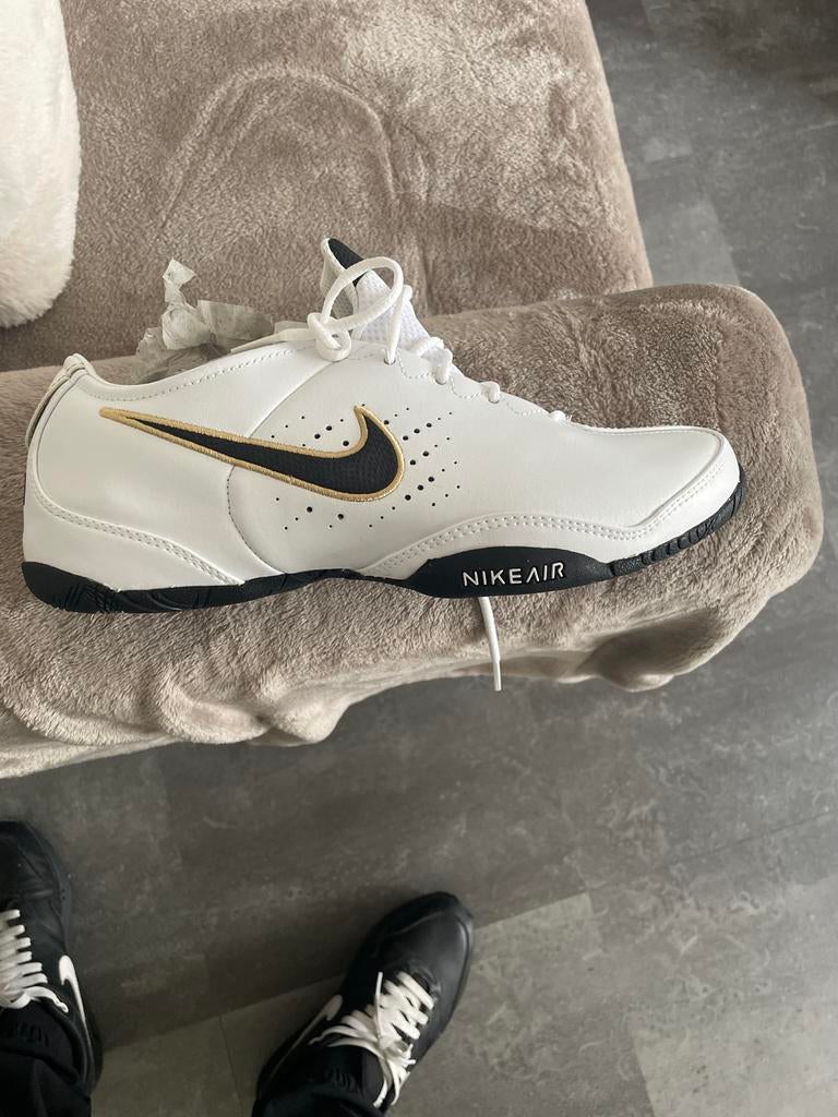 Nike Air Sneakers Wit/Zwart/Goud - Maat 40.5, Ophalen of Verzenden, Zo goed als nieuw, Wit, Sneakers of Gympen