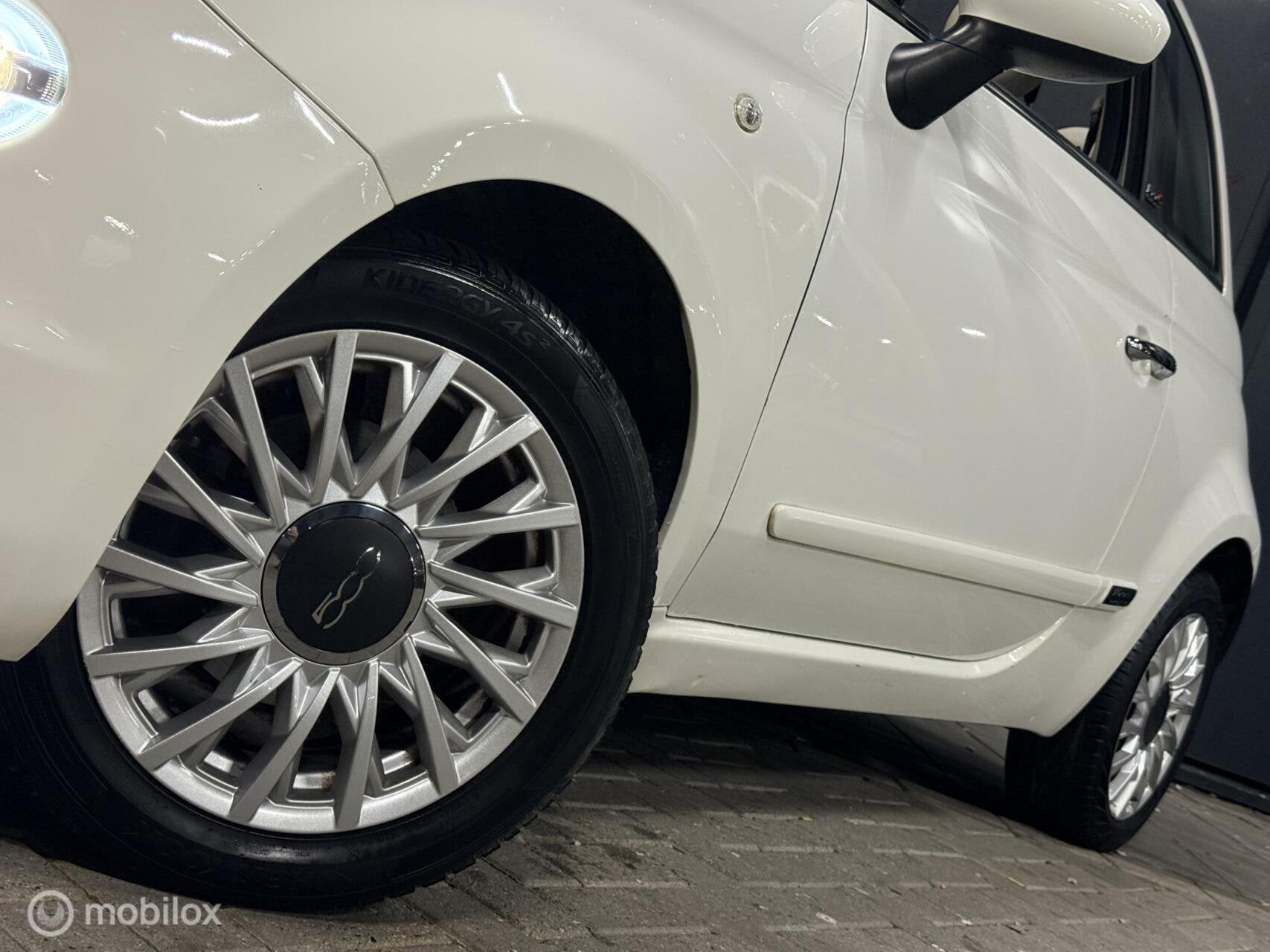 Fiat 500 C 1.2 Lounge leder/cruise/pdc/blikvanger! Wit/rood, Auto's, Gebruikt, 4 cilinders, Cabriolet, 4 stoelen