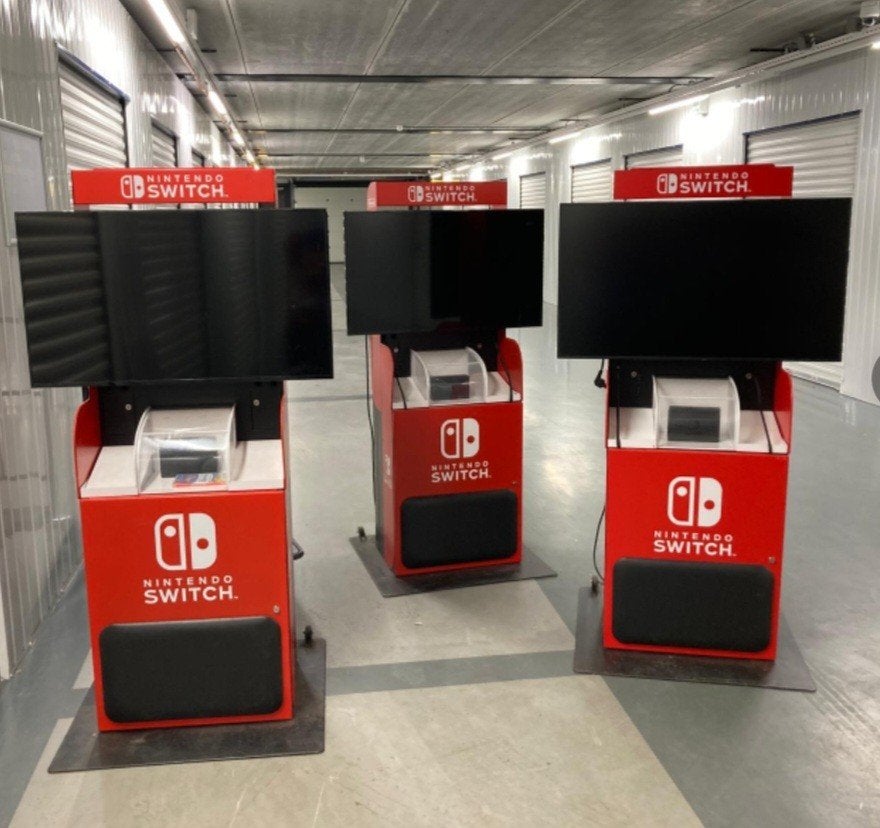Nintendo switch demopods/kiosks, Spelcomputers en Games, Ophalen, Zo goed als nieuw, Met 1 controller, Switch Original