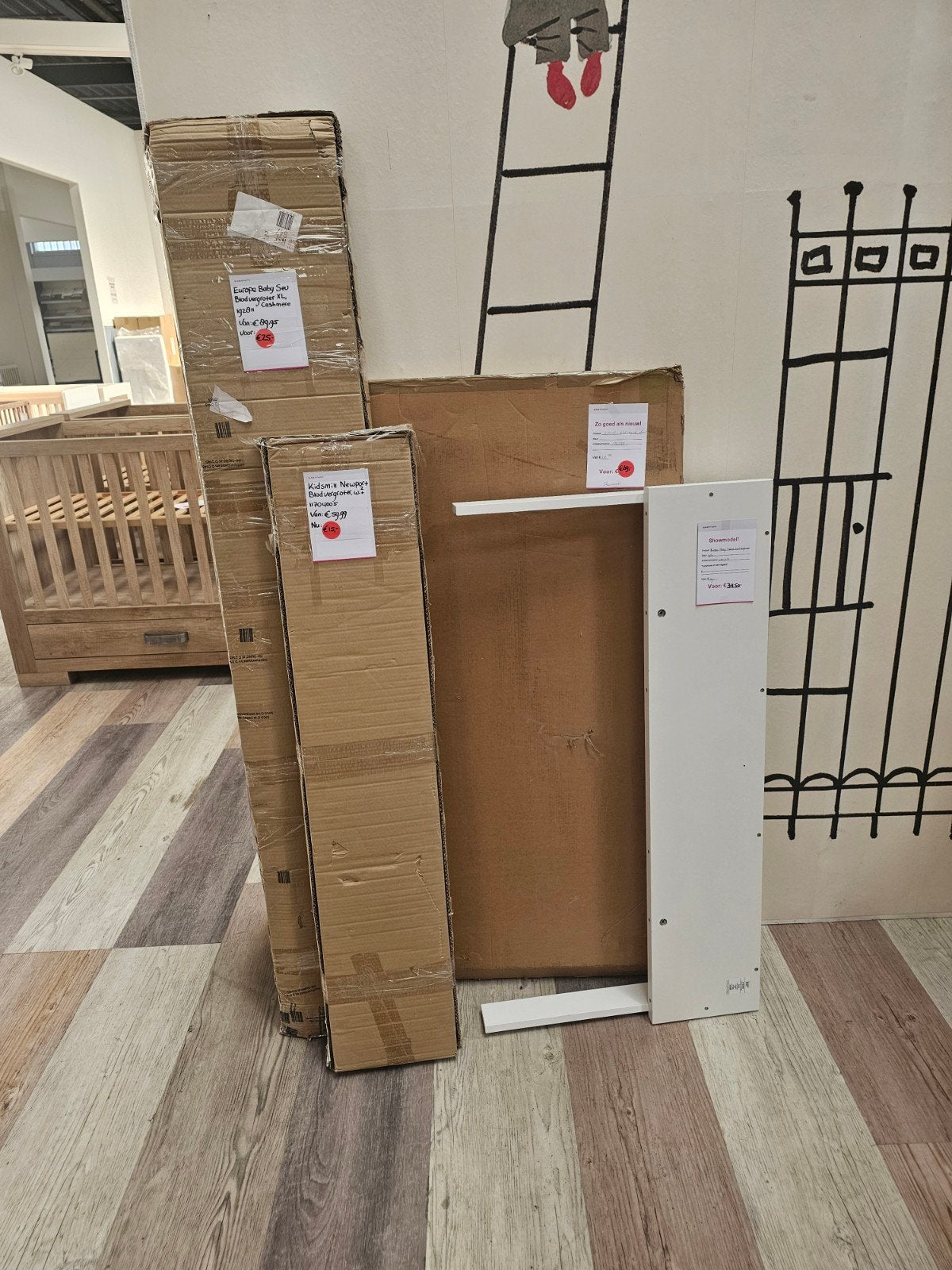 Showmodel outlet bladvergroter's, Kinderen en Baby's, Kinderkamer | Commodes en Kasten, Ophalen, Zo goed als nieuw