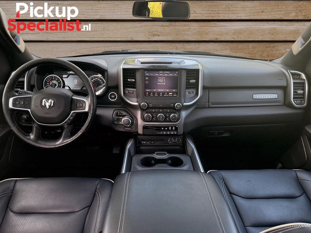 Dodge Ram 1500 5.7 V8 4x4 Crew Cab , PANO-DAK , BLACK ON BLA, Auto's, Dodge, Automaat, 2637 kg, 5654 cc, Zwart
