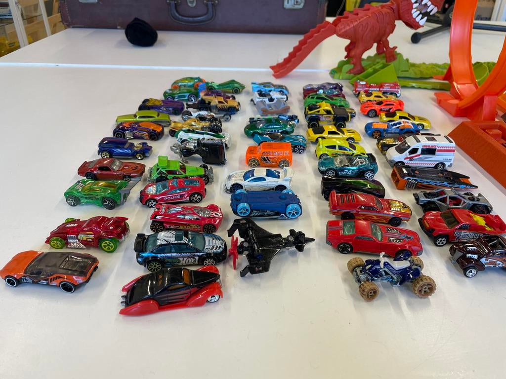Hotwheels set met 55 auto’s, Kinderen en Baby's, Speelgoed | Speelgoedvoertuigen, Ophalen, Zo goed als nieuw