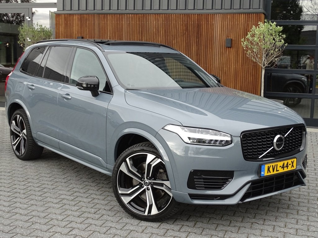 Volvo XC90 T8 455 PK Plus Dark AWD / 2023 / Harman Kardon /, Auto's, Dealer onderhouden, Gebruikt, 4 cilinders, 1969 cc