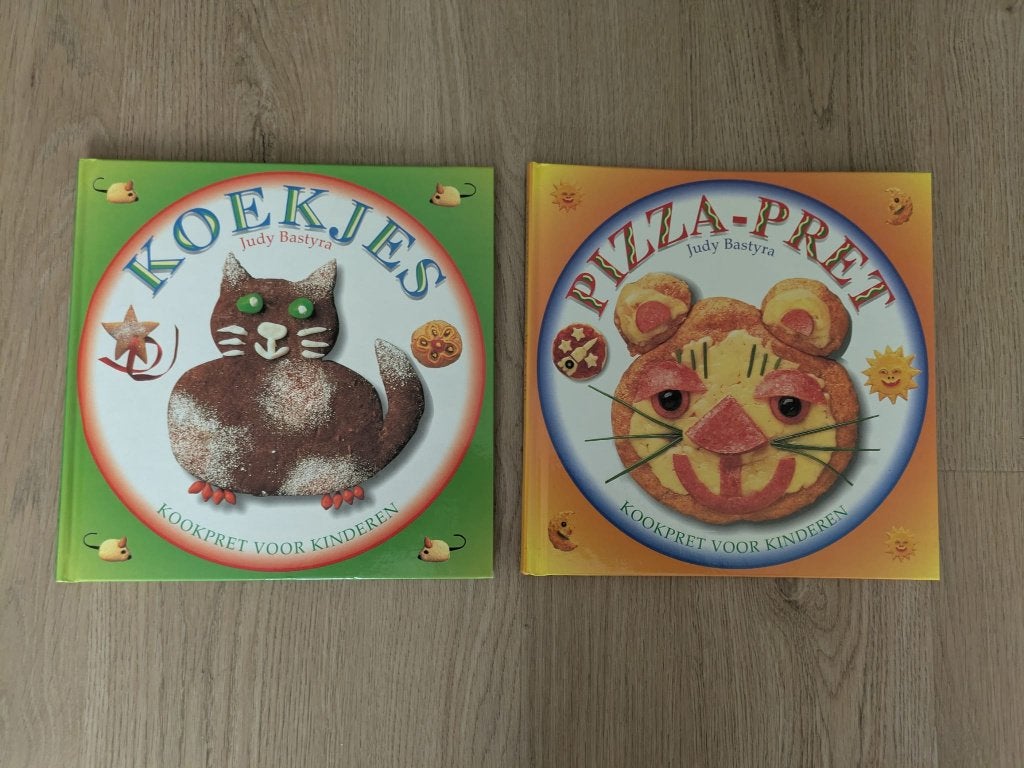 Kinderkookboekjes koekjes & pizza, Ophalen of Verzenden, Gelezen, Hoofdgerechten