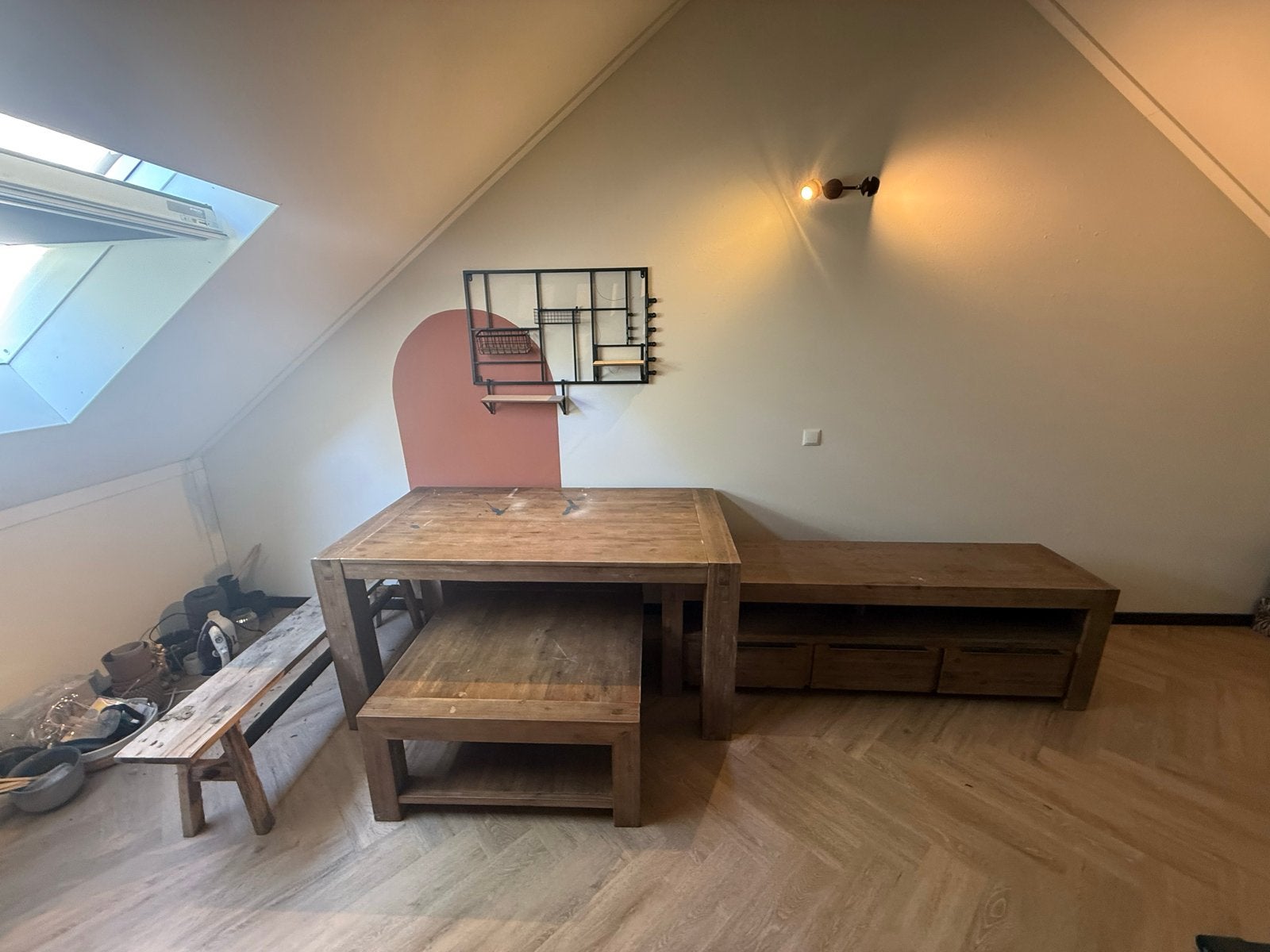 Gratis ! Robuuste houten eettafel, salontafel en tv-meubel, Huis en Inrichting, Complete inboedels, Ophalen