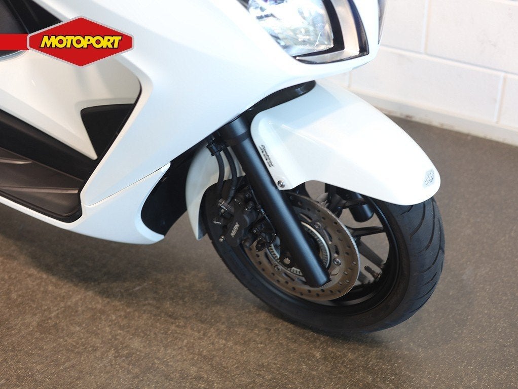 Honda NSS 300 FORZA (bj 2014), Scooter, Mc.benelux@honda-eu.com, Honda Motor Europe Ltd Netherlands branc, Wijngaarderveld 1
9300  AALST, BE