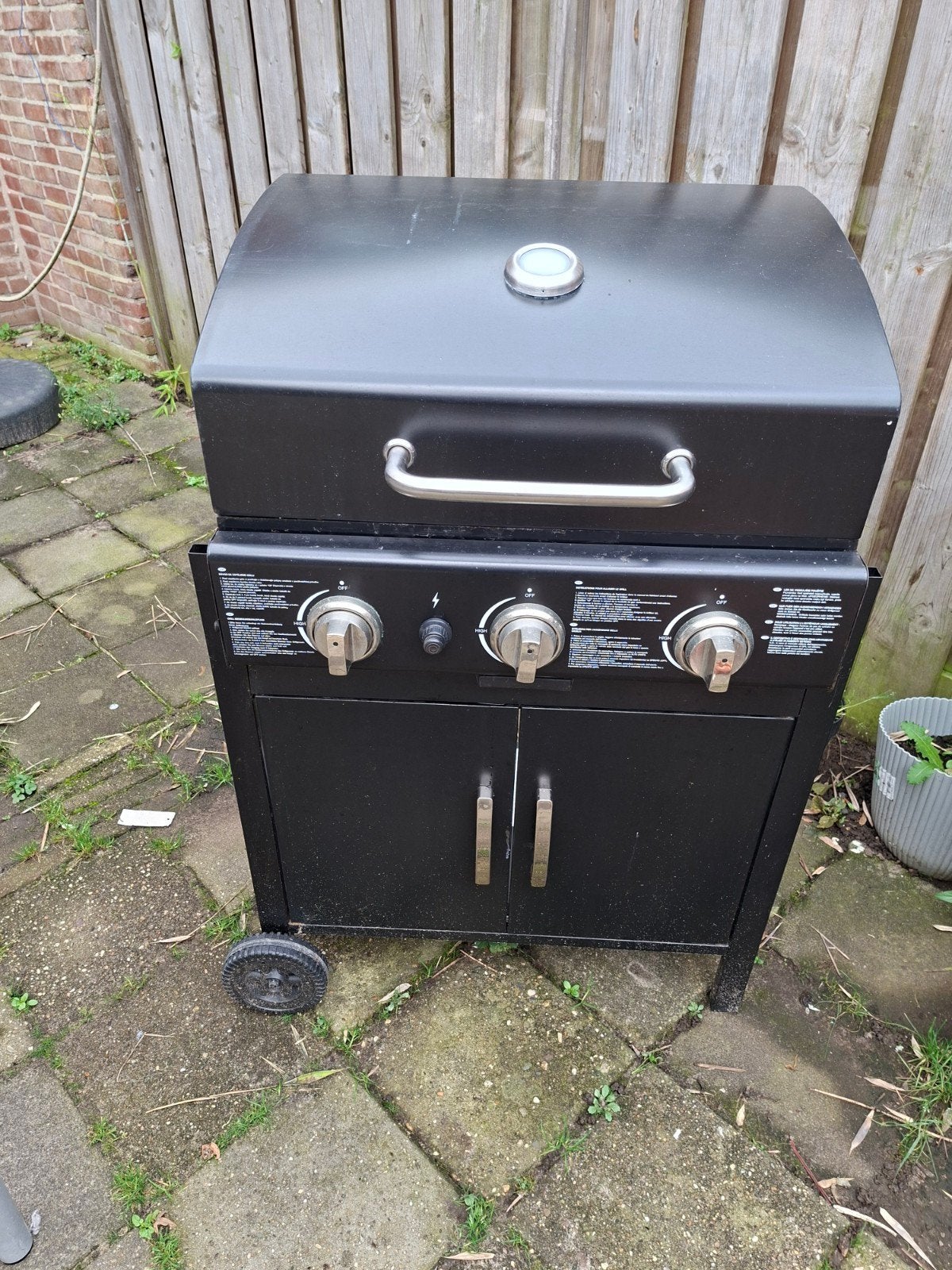 Gebruikte gasbarbecue met 3 branders, Ophalen, Gebruikt, Onbekend