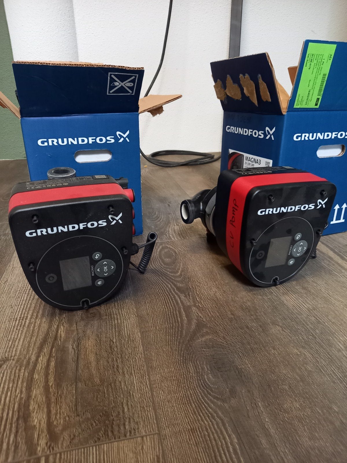 Grundfos MAGNA 25-40 180 pomp - 2 jaar gebruikt, Doe-het-zelf en Verbouw, Verwarming en Radiatoren, Minder dan 30 cm, Overige typen