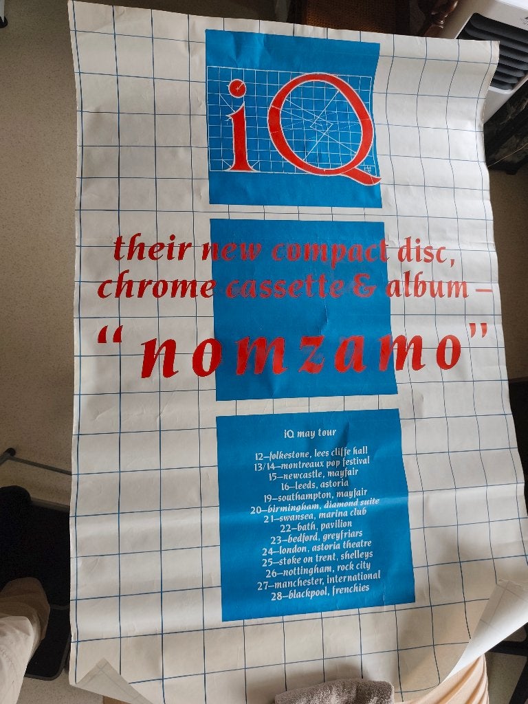 Poster IQ - Nomzamo, Cd's en Dvd's, Ophalen, Zo goed als nieuw, Overige typen