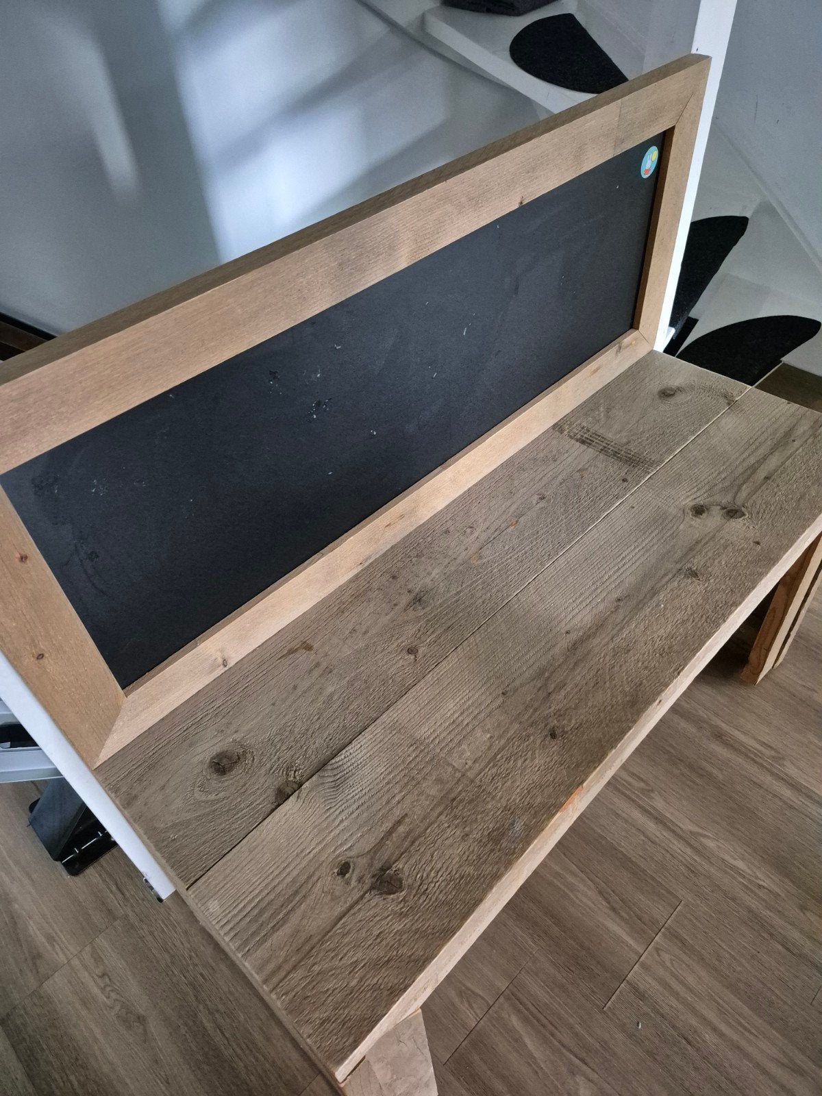 Kinderbureau met krijtbord - 100x90/55 cm, Kinderen en Baby's, Ophalen, Gebruikt, Tafel(s)