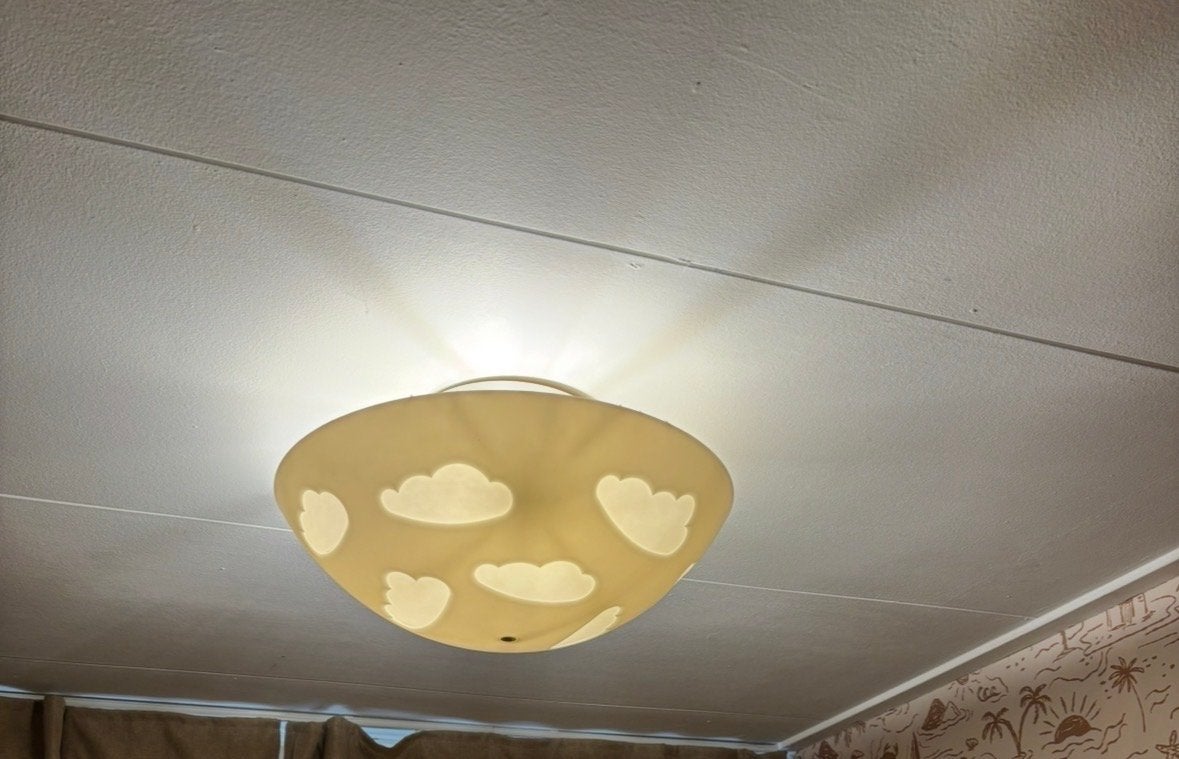 Plafondlamp met wolken - Zo goed als nieuw, Huis en Inrichting, Lampen | Plafondlampen, Ophalen of Verzenden, Zo goed als nieuw
