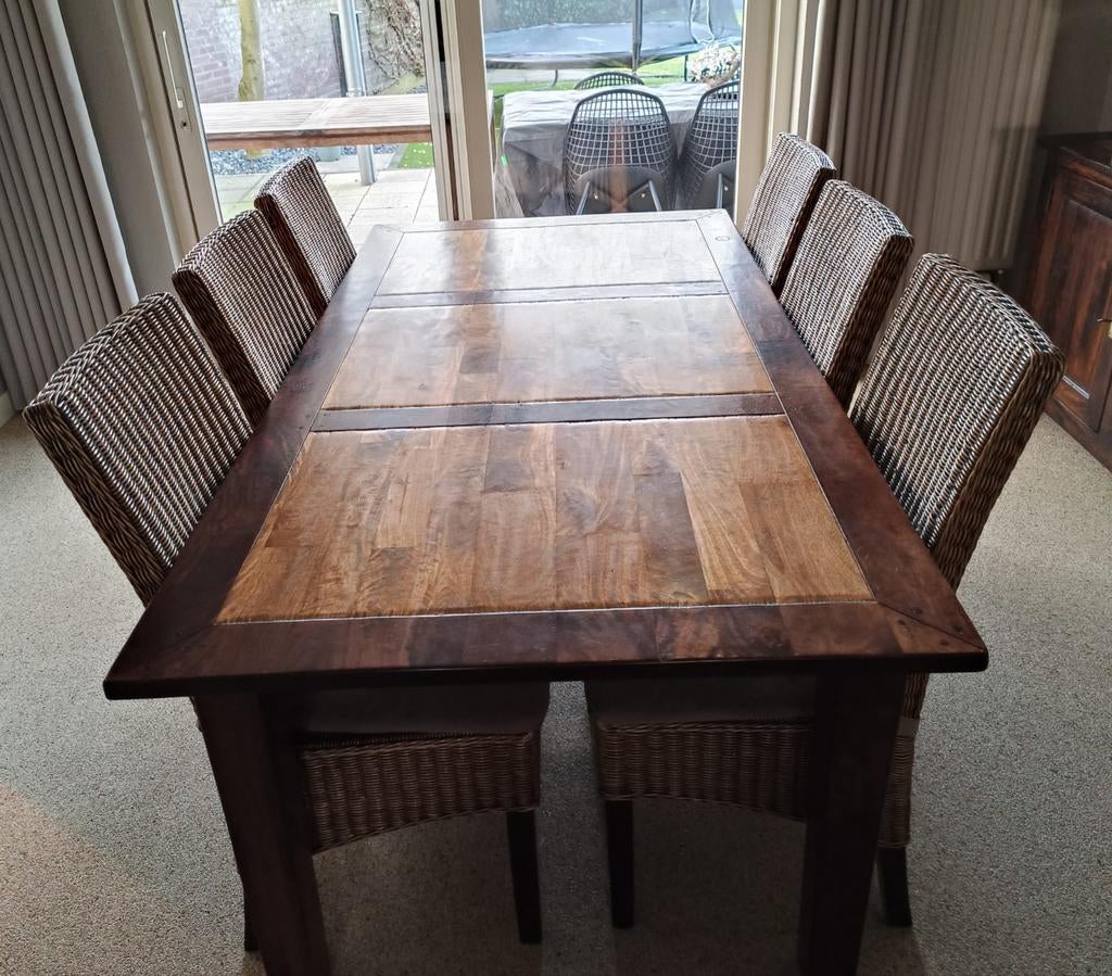 Koloniale eettafel met rieten stoelen (190x100x80 cm), Huis en Inrichting, Tafels | Eettafels, Ophalen, Gebruikt, Overige materialen