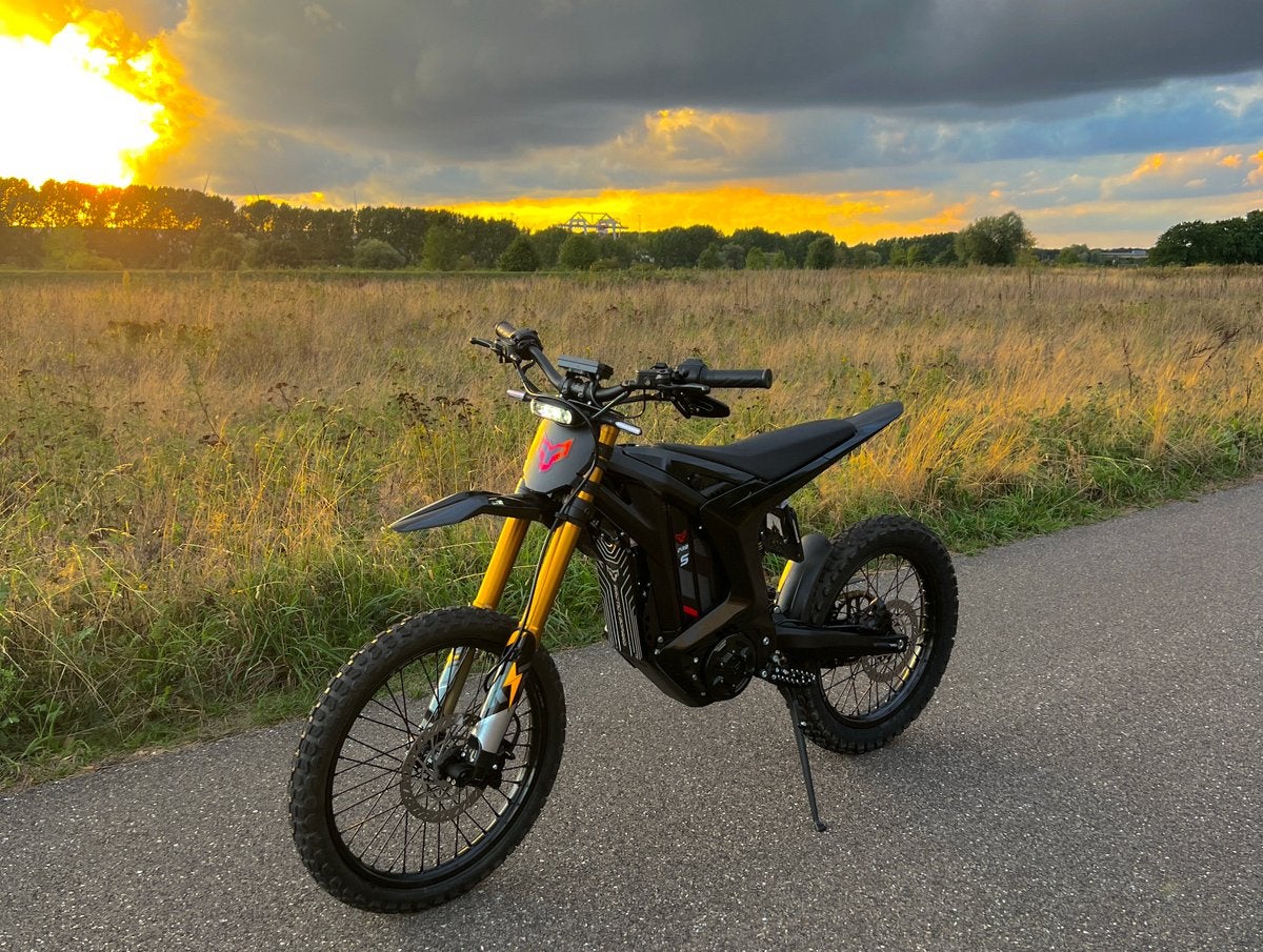 Elektrische crossmotor 27 pk 3 draaiuren, Ophalen, Zo goed als nieuw
