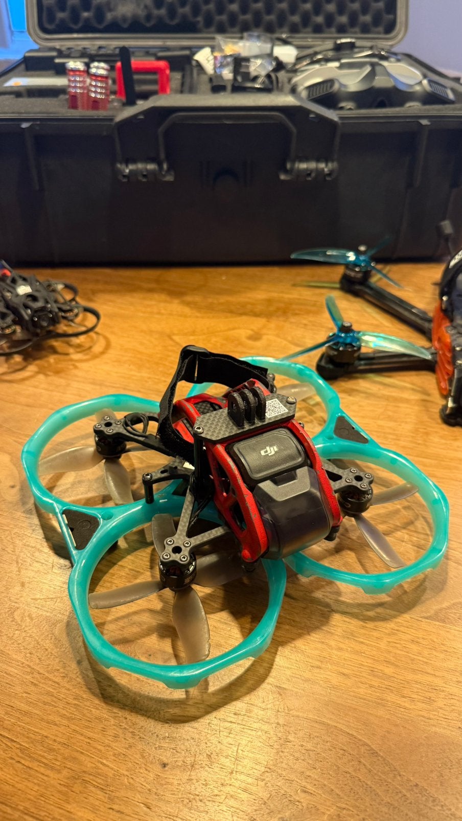 Foto 17 van Complete Drone set met 3 drones(Avata3.5,VaporD5&Pavo Femto)